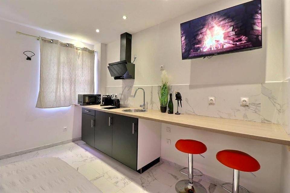 Photo du logement - Love Room avec Jacuzzi Privatif Évasion Romantique à Castelsarrasin - Montauban