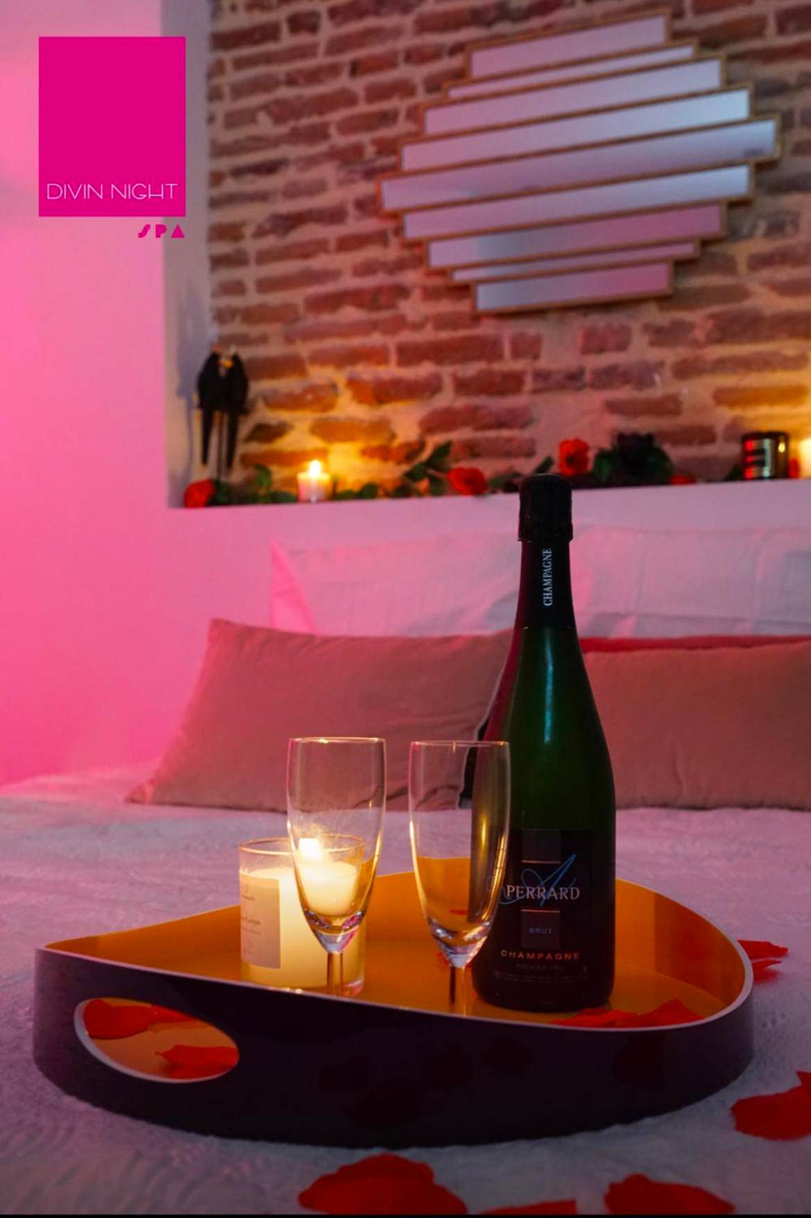 Photo du logement - Love Room avec Jacuzzi Privatif Évasion Romantique à Castelsarrasin