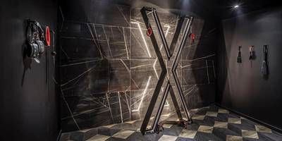 Croix de Saint - André et accessoires érotiques - Evasion sensuelle et charnelle SPA