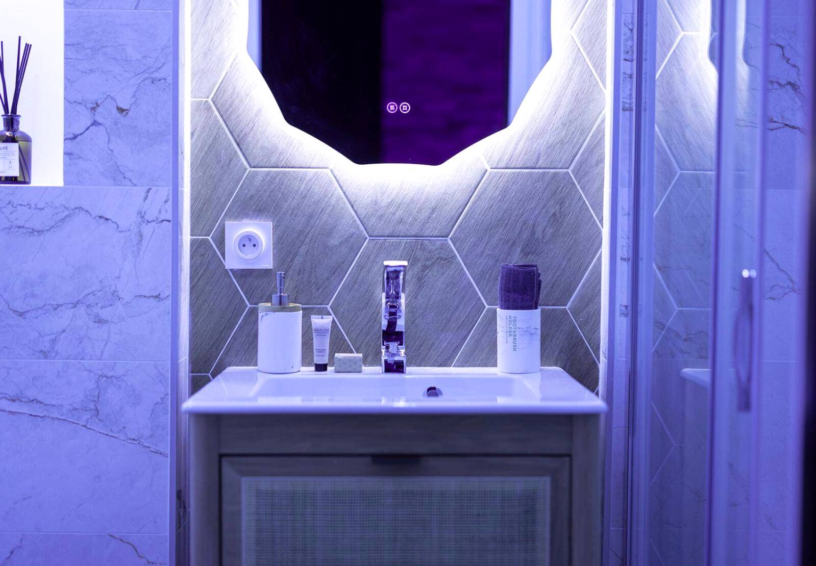 Meuble vasque avec miroir rétroéclairé - Evasion Spa