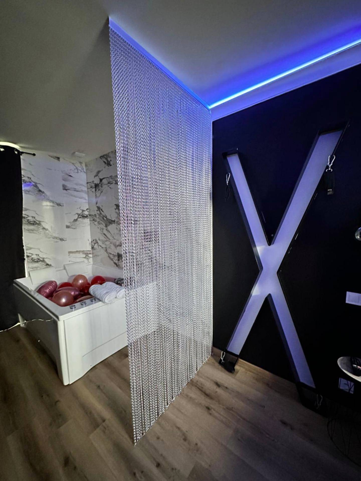 Photo du logement - Exclusive Room BLOIS - Love Room - Saint - Gervais - la - Forêt