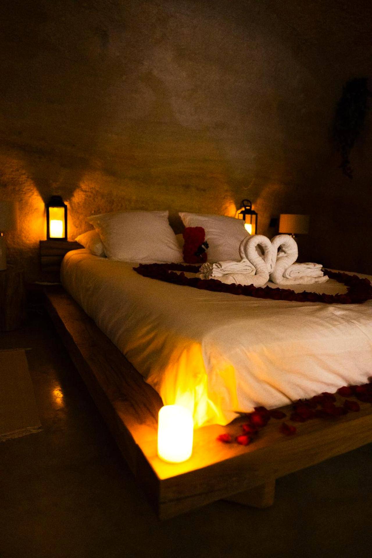 Photo du logement - La falaise perdue, Suite troglodyte & spa privé