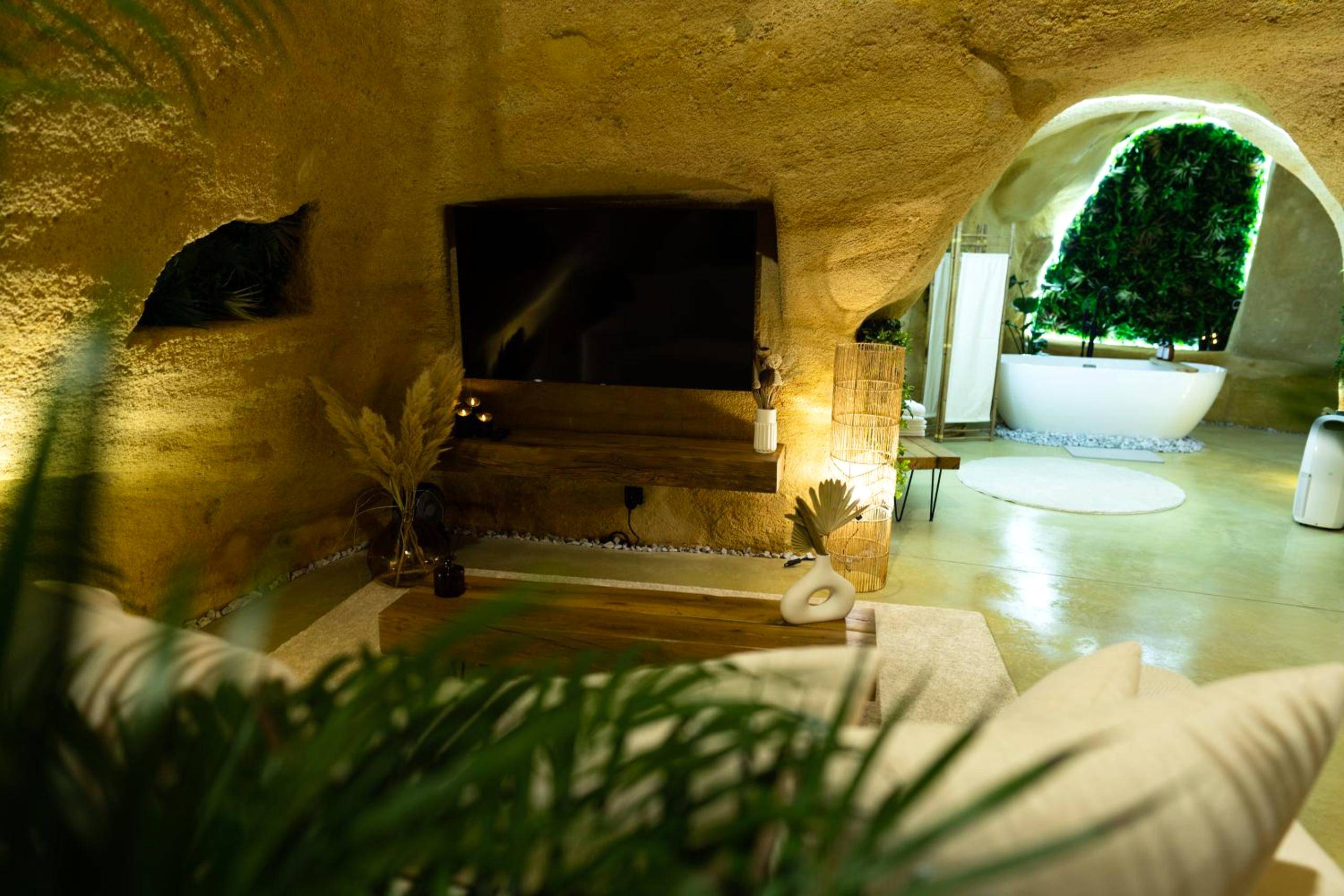 Photo du logement - La falaise perdue, Suite troglodyte & spa privé - Doué - en - Anjou