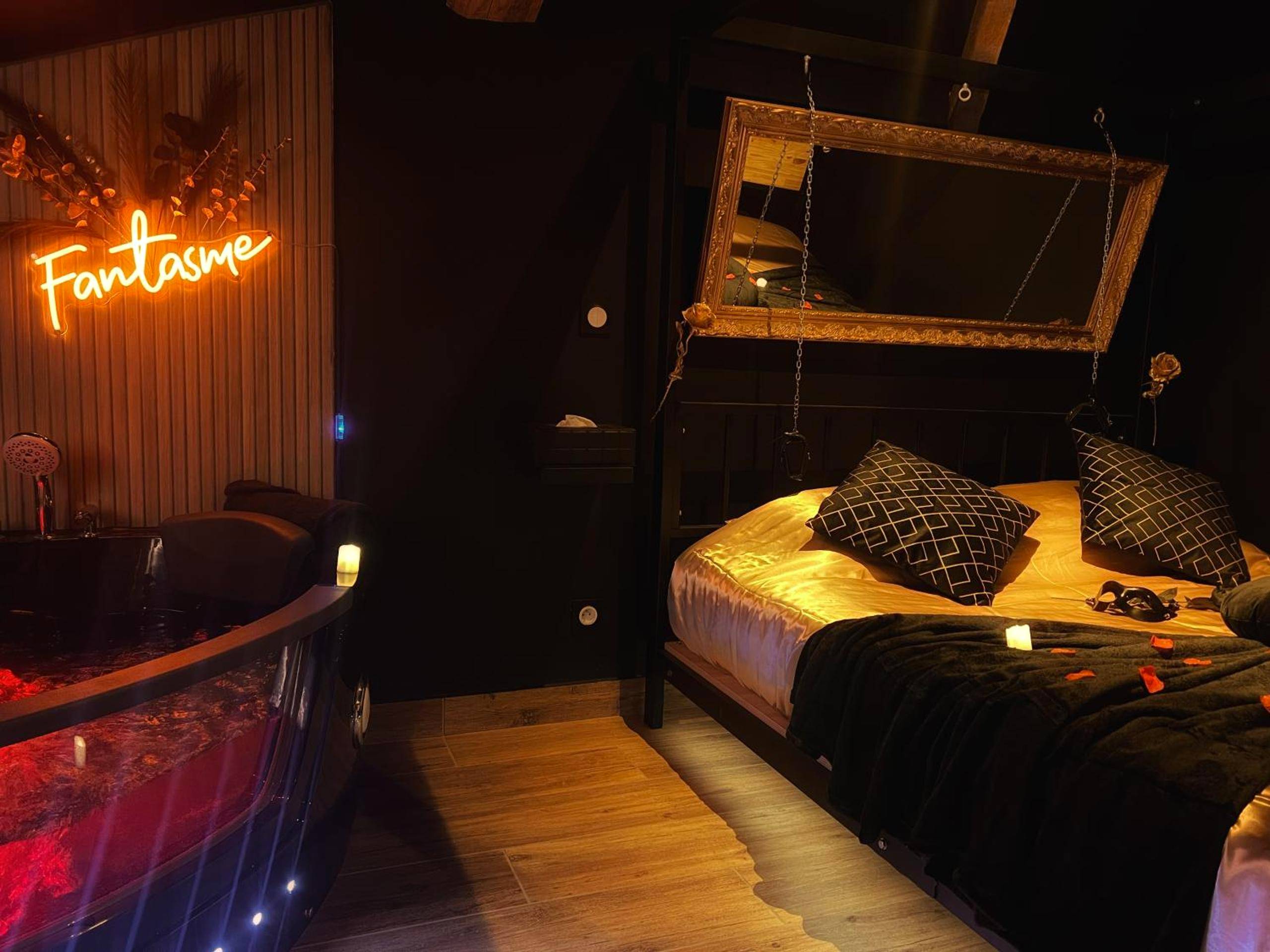 Photo du logement - Love Room Fantasme 50 Nuances - Jonzac