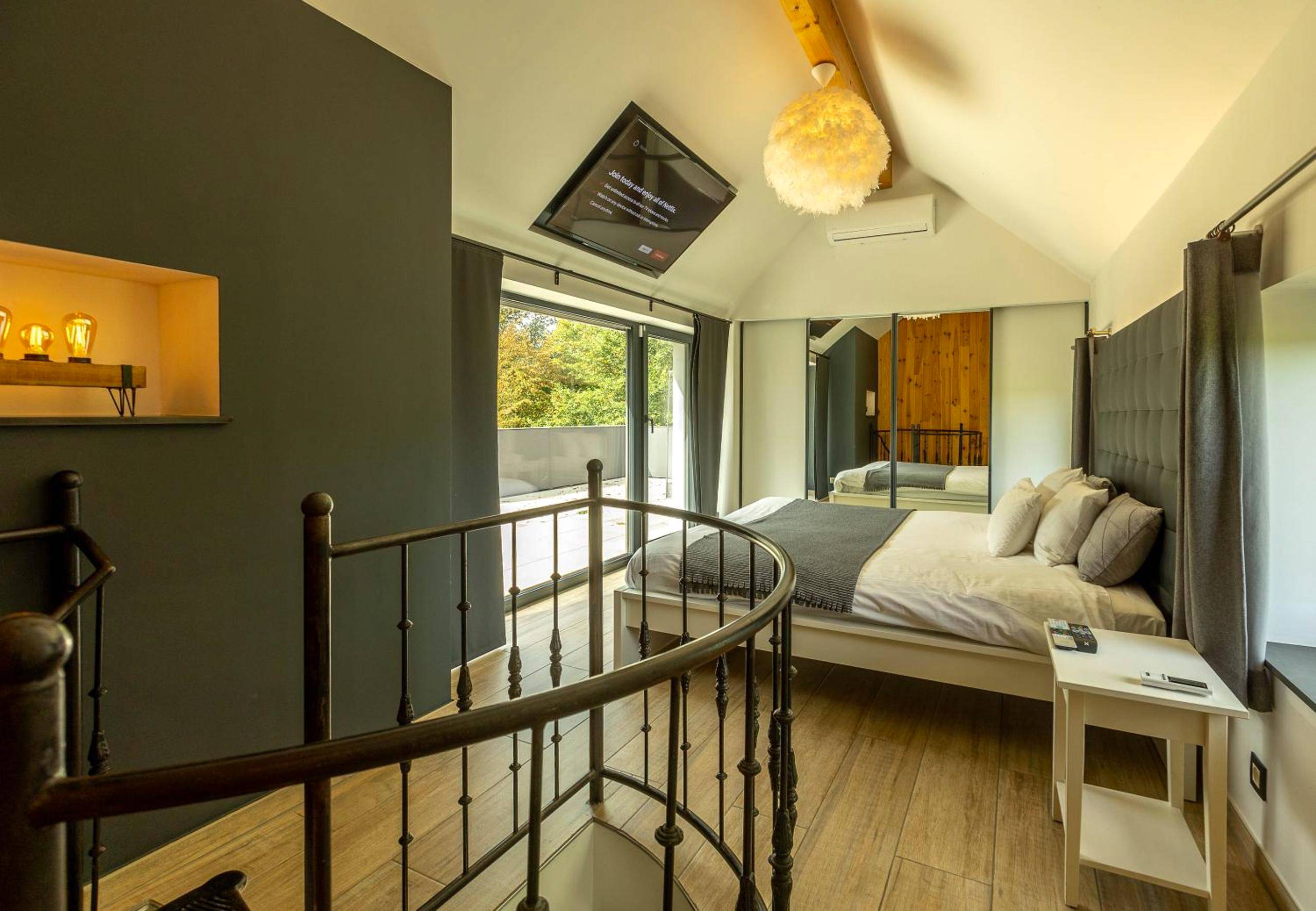 Vue interieure - Le Fermage - logement avec piscine, sauna et jacuzzi