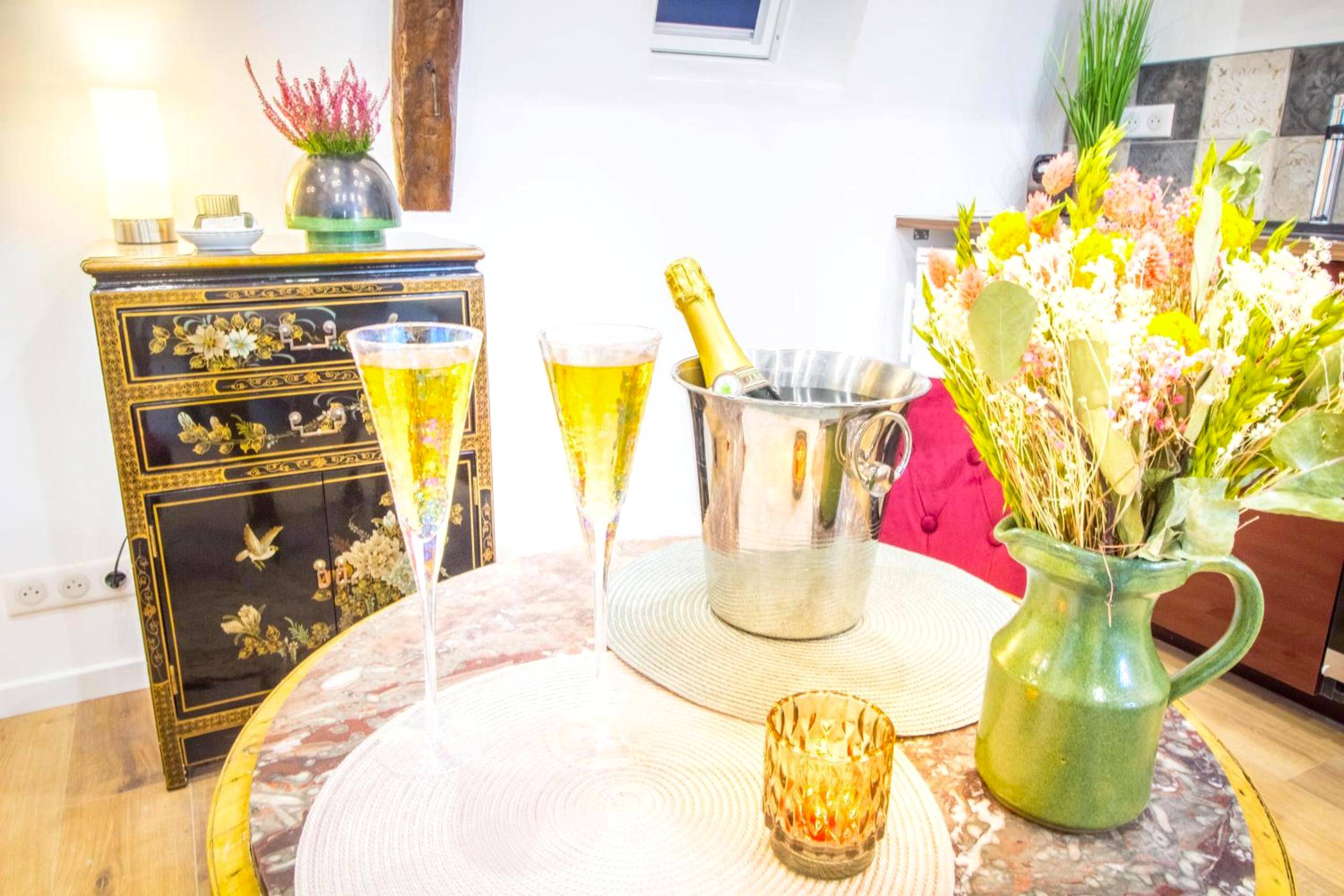 Photo du logement - Jacuzzi® - La petite Romantique - FloBNB