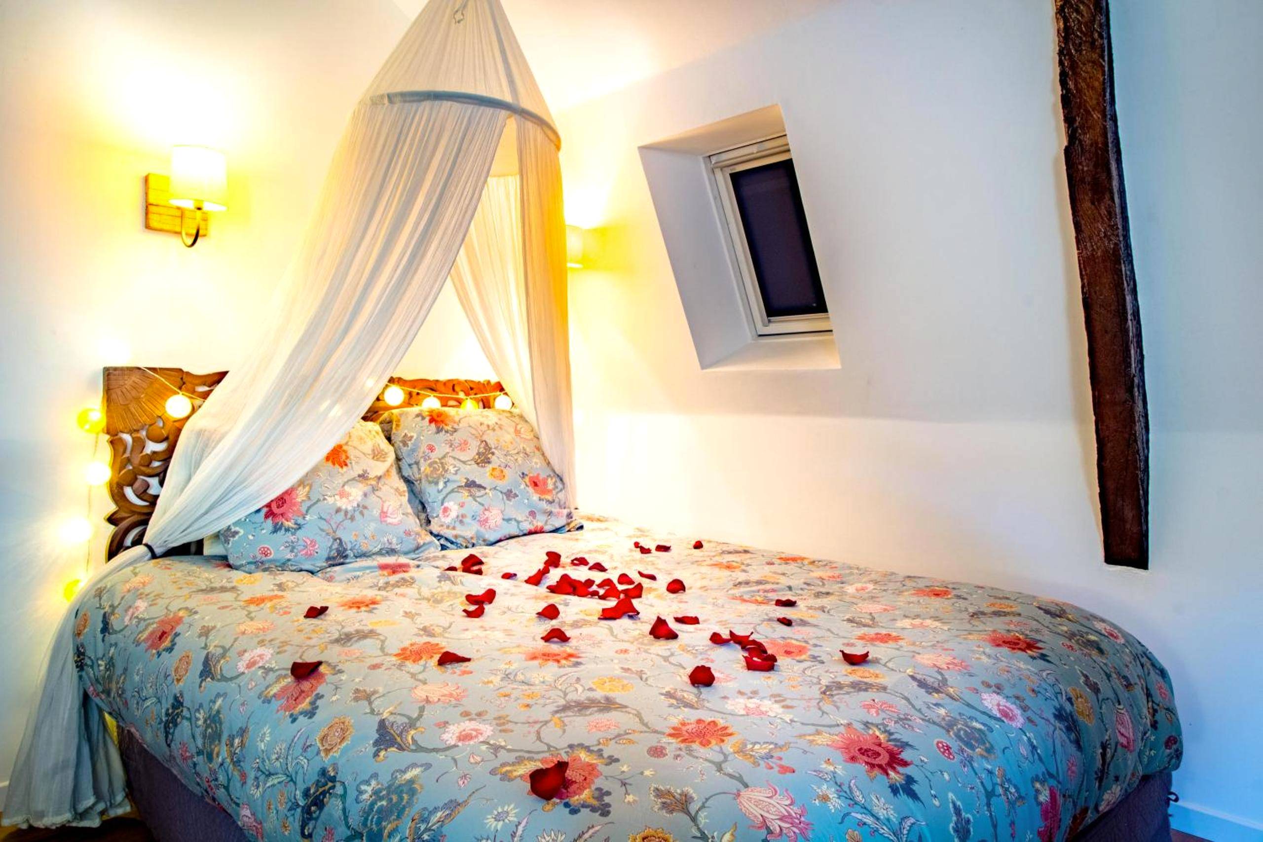 Photo du logement - Jacuzzi® - La petite Romantique - FloBNB - Laon