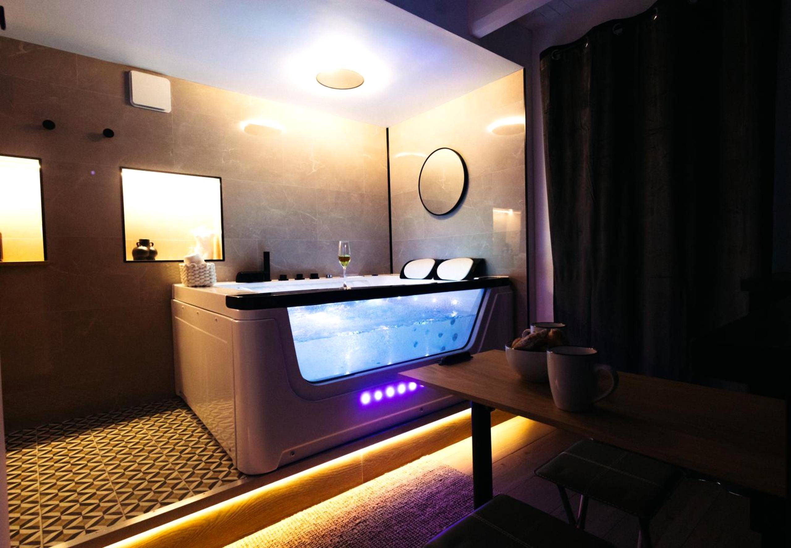 Photo du logement - FRENCH KlSS - Love Room by PRIM0 C0NCIERGERIE