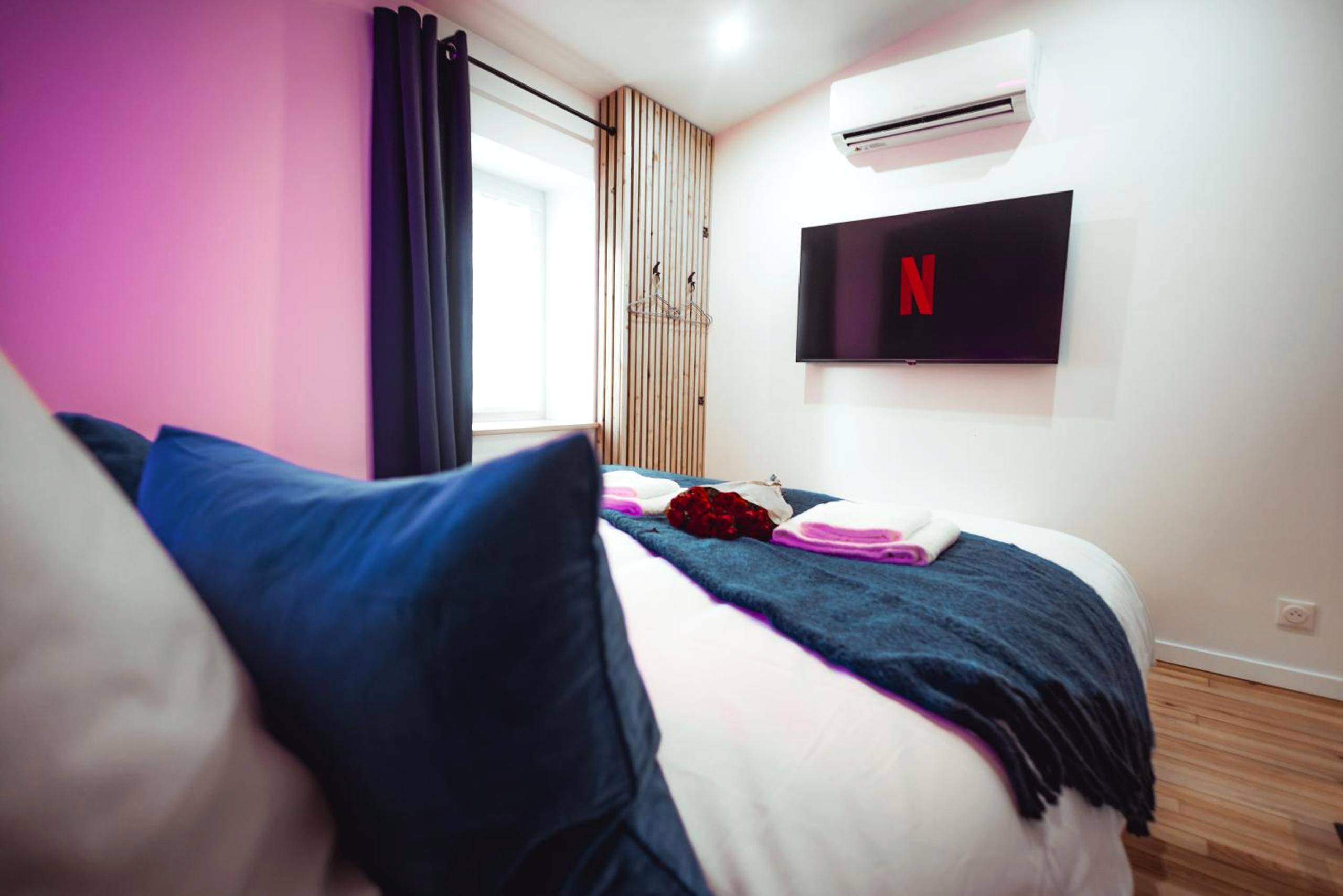 Photo du logement - FRENCH KlSS - Love Room by PRIM0 C0NCIERGERIE - Clermont - Ferrand