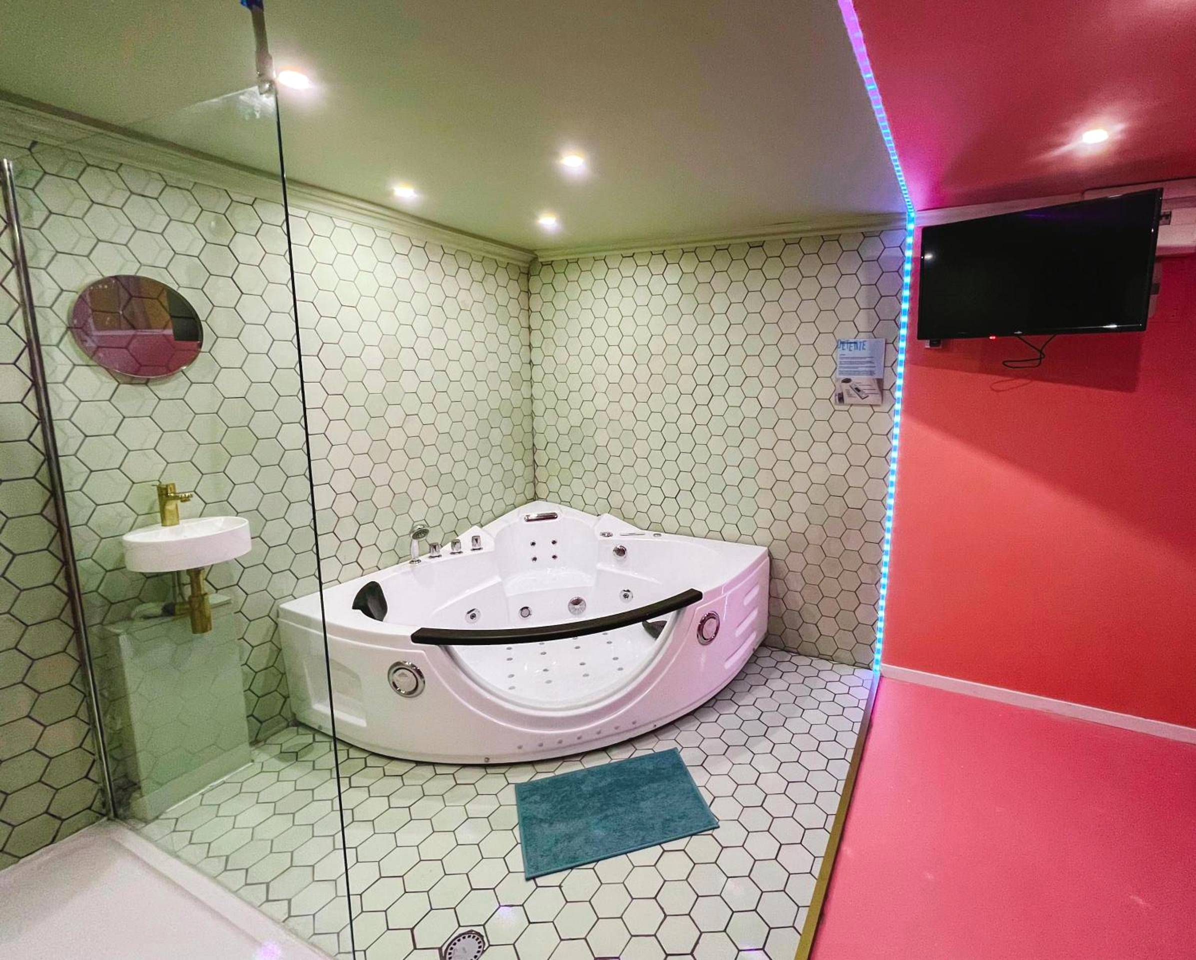 Photo du logement - Funky House SPA - Jacuzzi - Salle de cinéma & Netflix - Billard - Nintendo switch & jeux