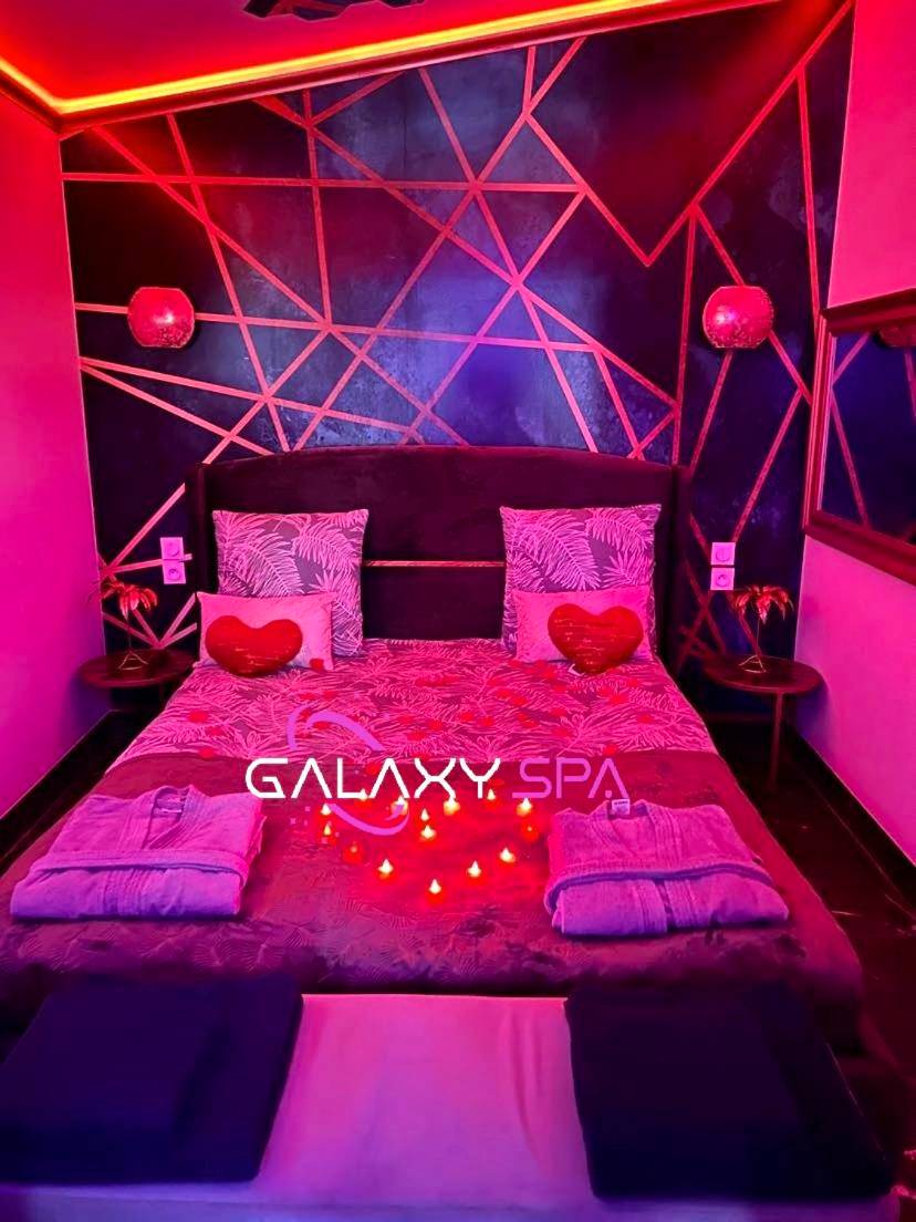 Photo du logement - GALAXY SPA - Suite Jupiter Jacuzzi Privatif