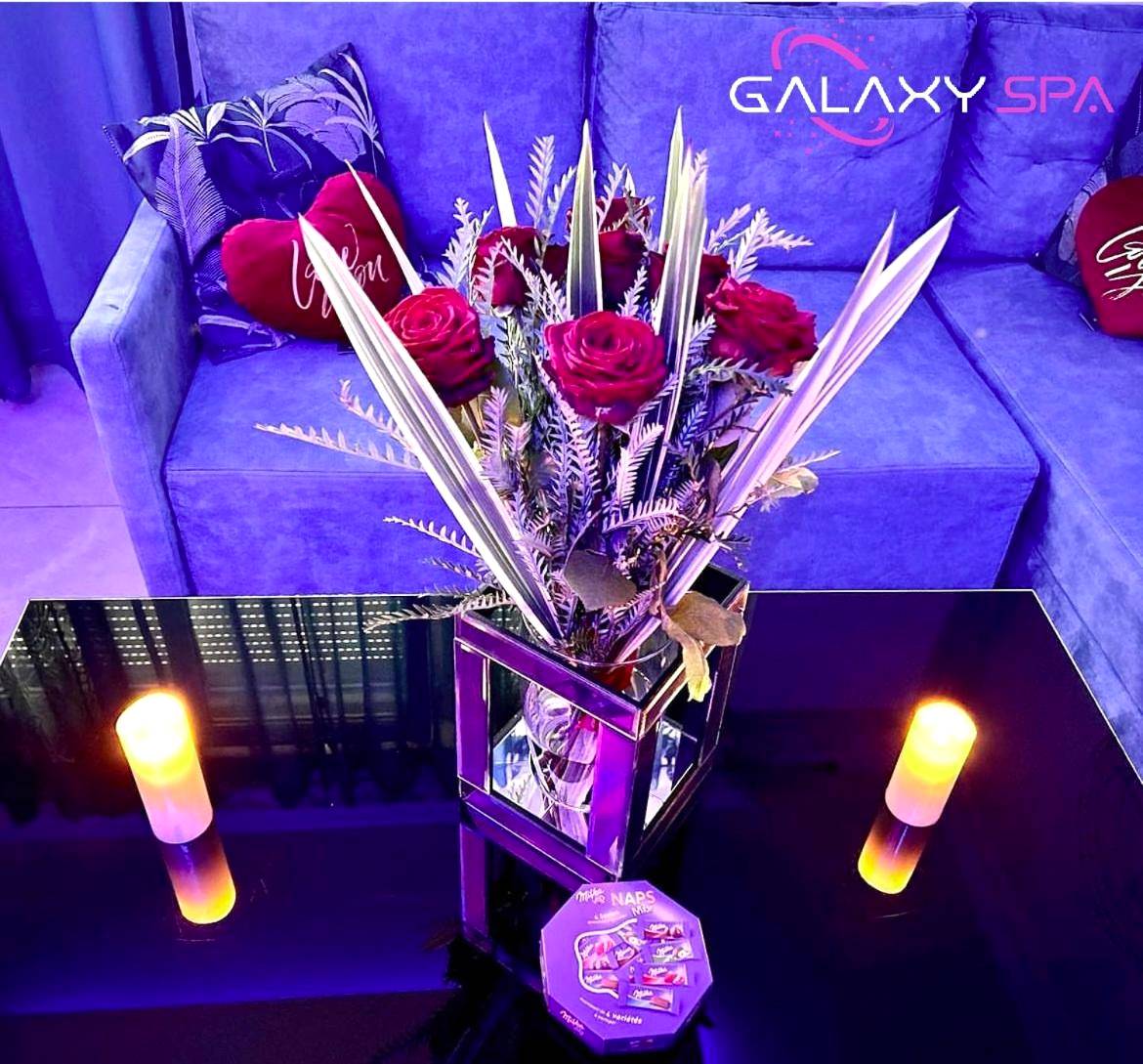 Photo du logement - GALAXY SPA - Suite Neptune Jacuzzi et Sauna Privatif