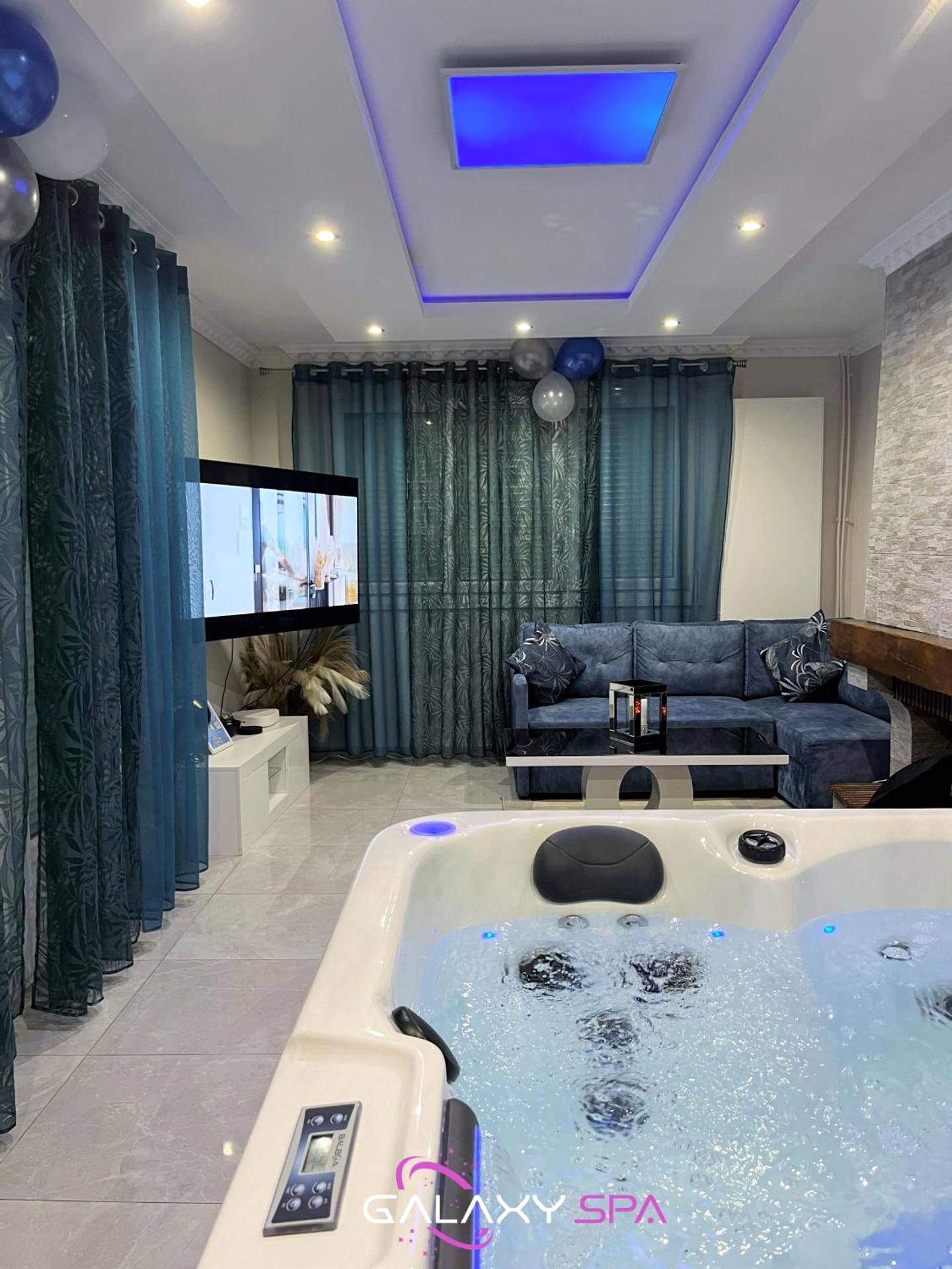 Photo du logement - GALAXY SPA - Suite Neptune Jacuzzi et Sauna Privatif