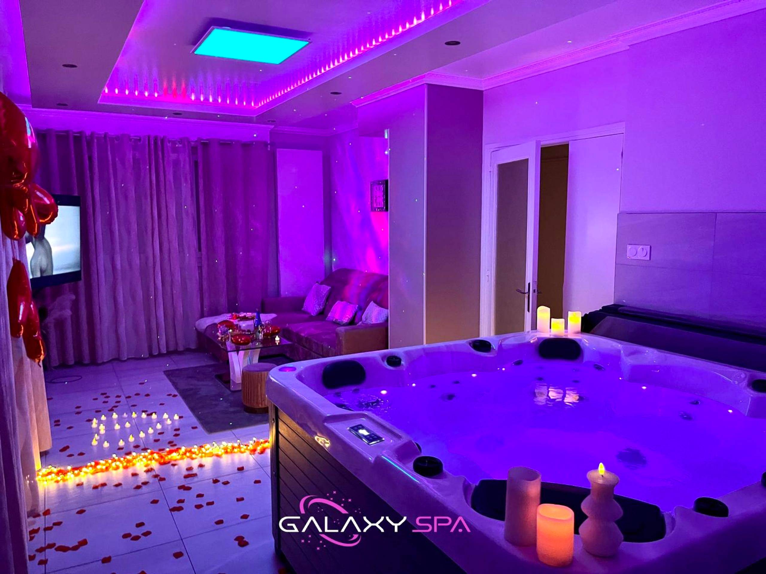 Photo du logement - GALAXY SPA - Suite Venus Jacuzzi et Sauna Privatif - Champigneulles