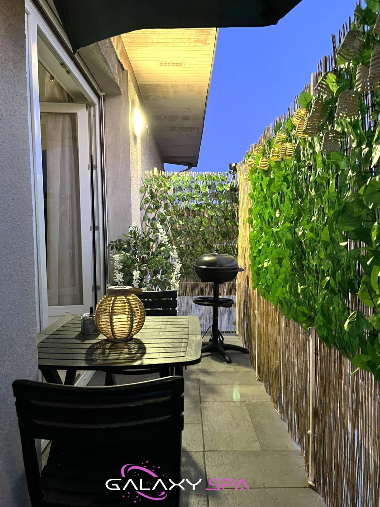 Photo du logement - GALAXY SPA - Suite Venus Jacuzzi et Sauna Privatif - Champigneulles