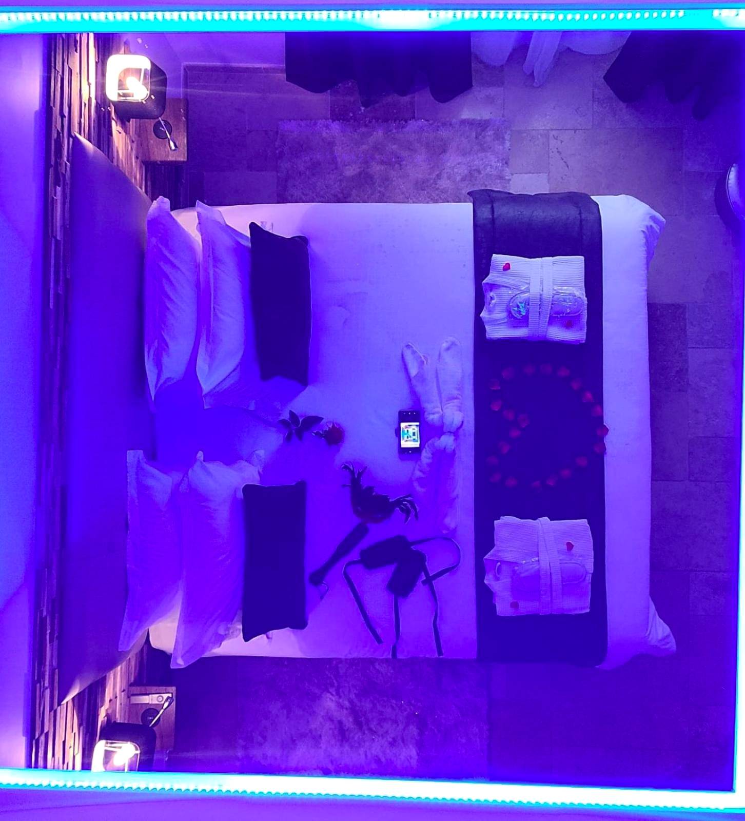 Photo du logement - Loveroom La Garçonn'Hyères