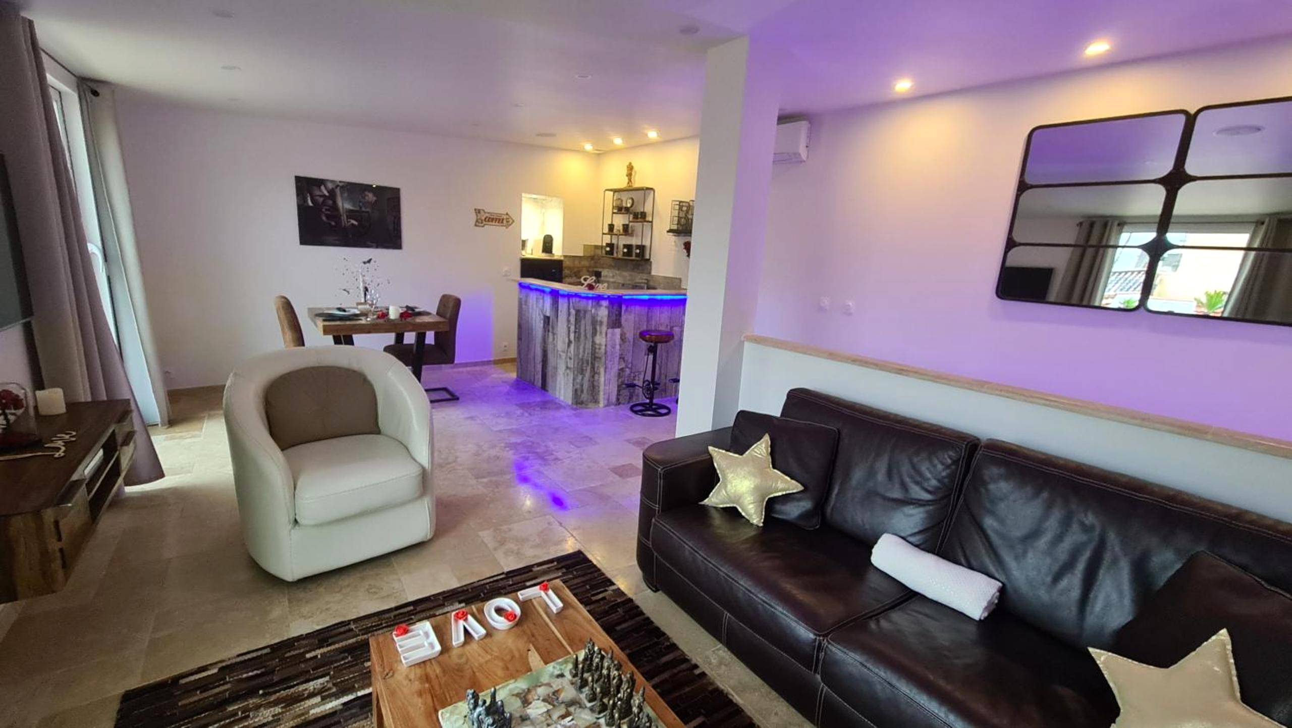 Photo du logement - Loveroom La Garçonn'Hyères