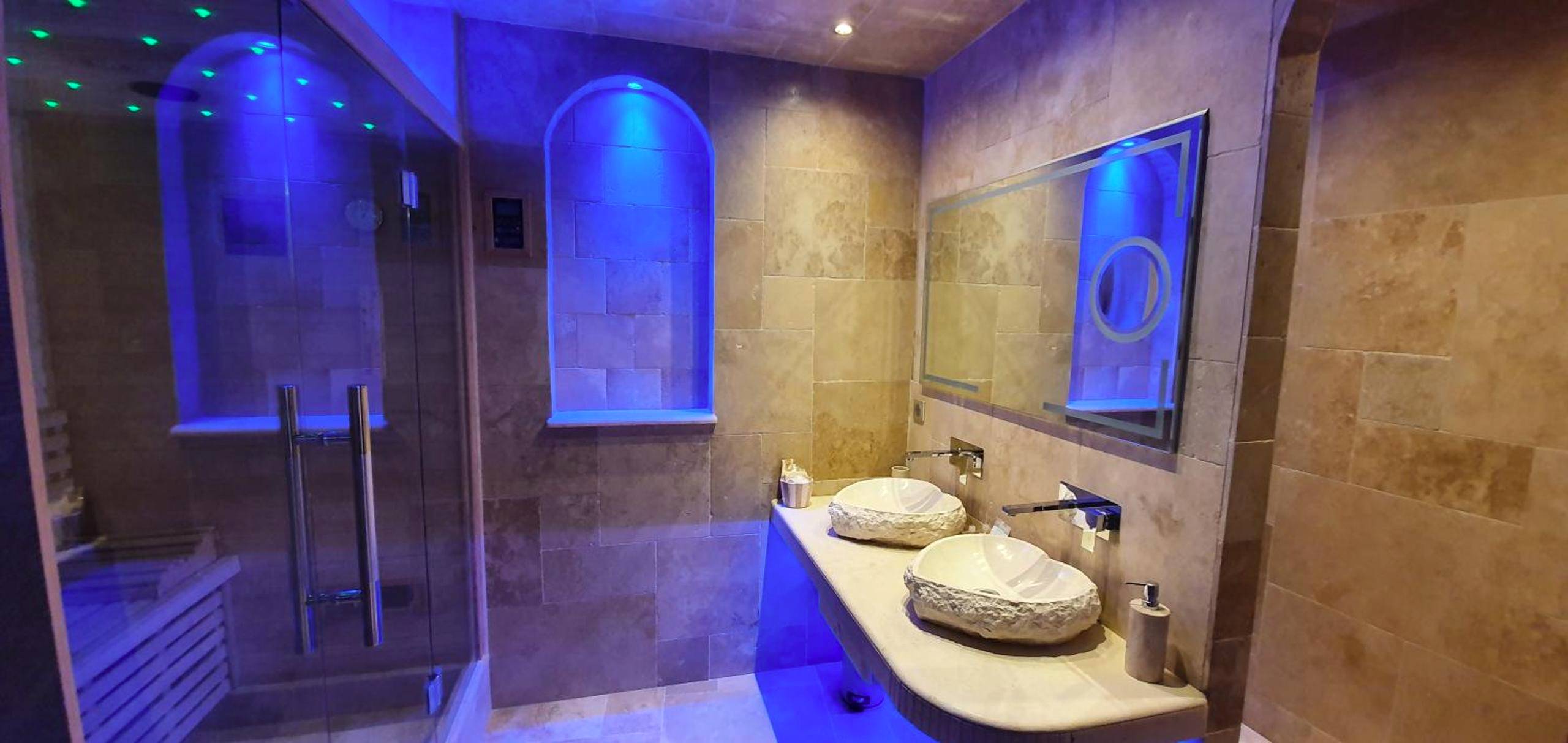 Photo du logement - Loveroom La Garçonn'Hyères