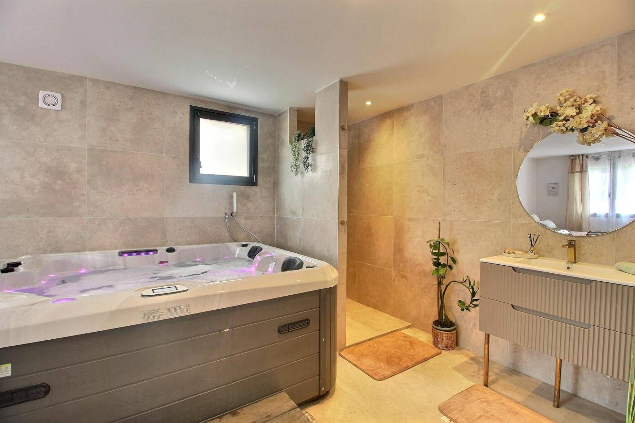 Autre vue interieure - Garden & Spa Camélia - Bourges