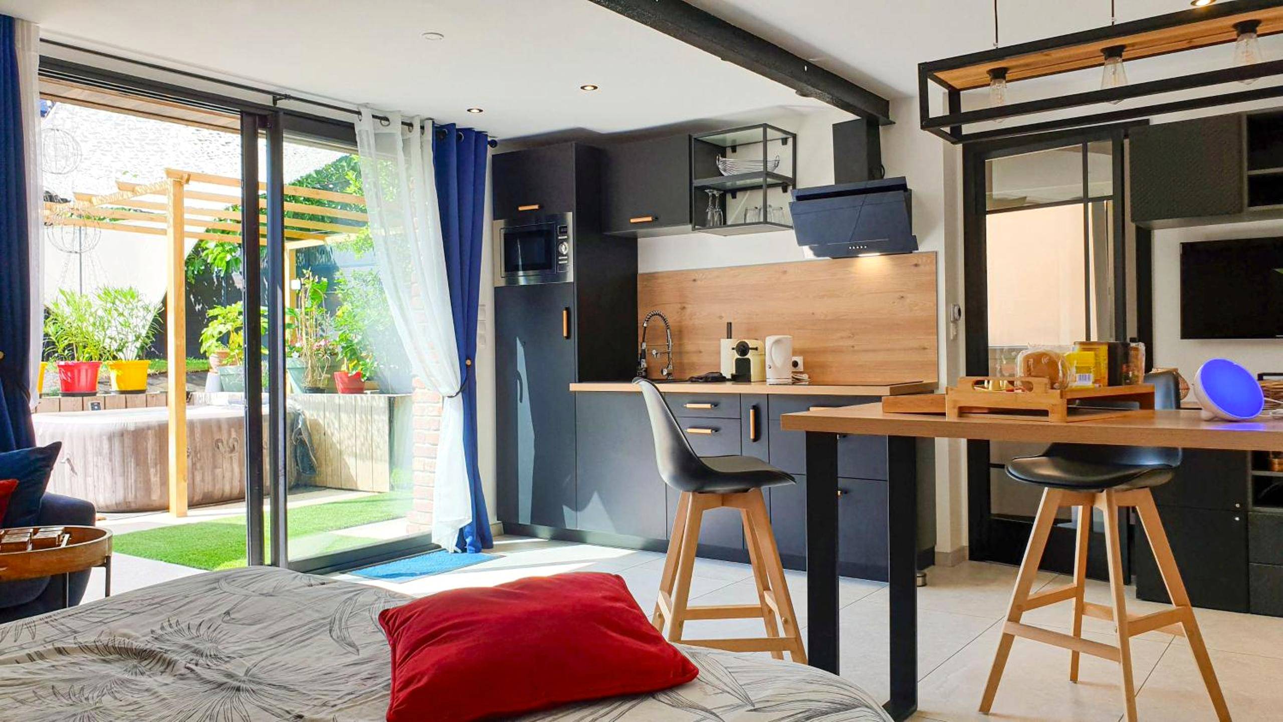 Photo du logement - GARY Suite - Studio Cosy, Spa et jardin privatif à 4 min de Cambrai