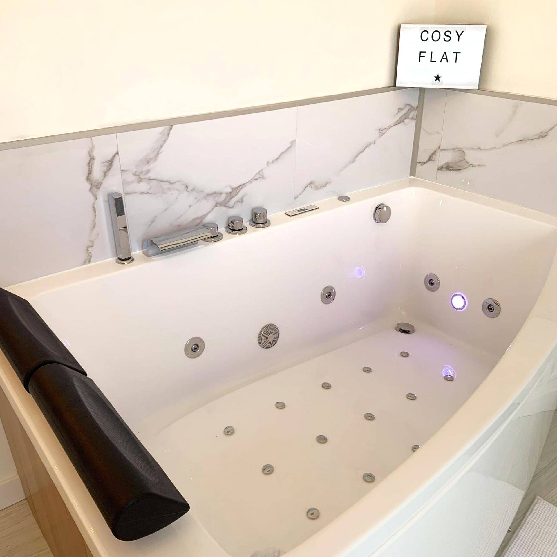 Photo du logement - Le Gatsby - Cosy Flat - Jacuzzi - Senlis - Senlis