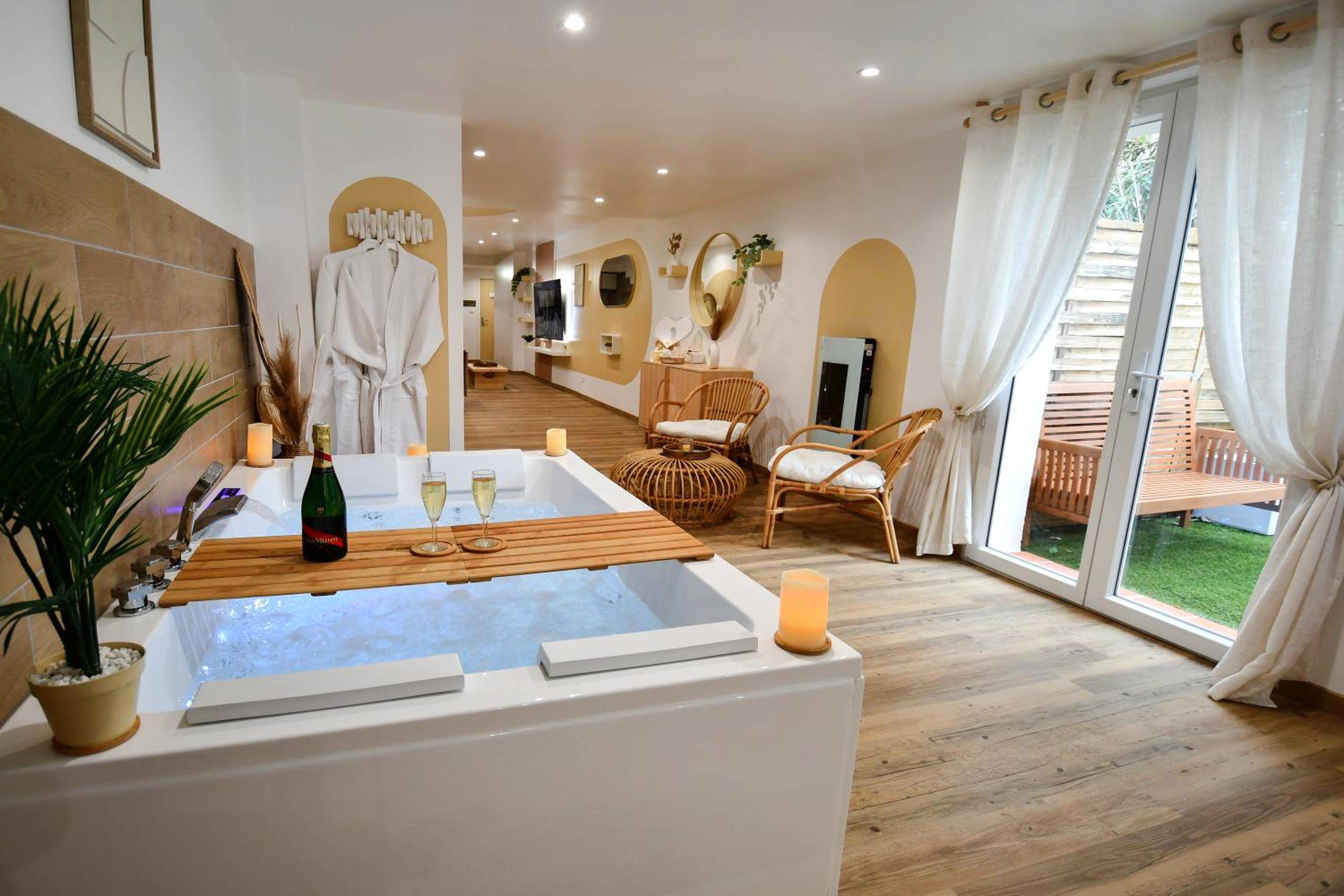 Photo du logement - La Gioya - Love Room, Jacuzzi, Baldaquin