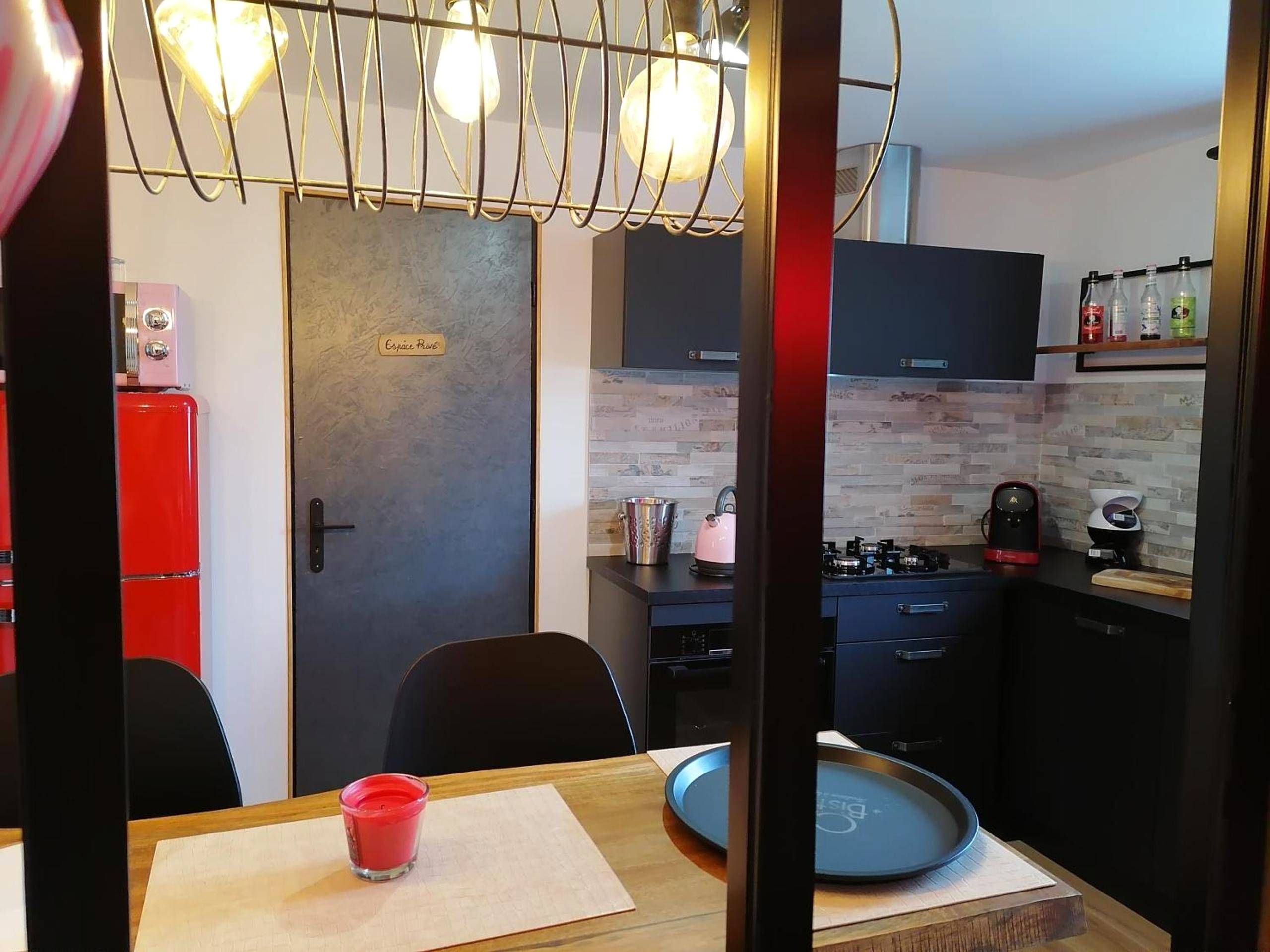 Photo du logement - Gîtes déco pop et chaleureuse avec jacuzzi, sauna, piece coquine - Calais