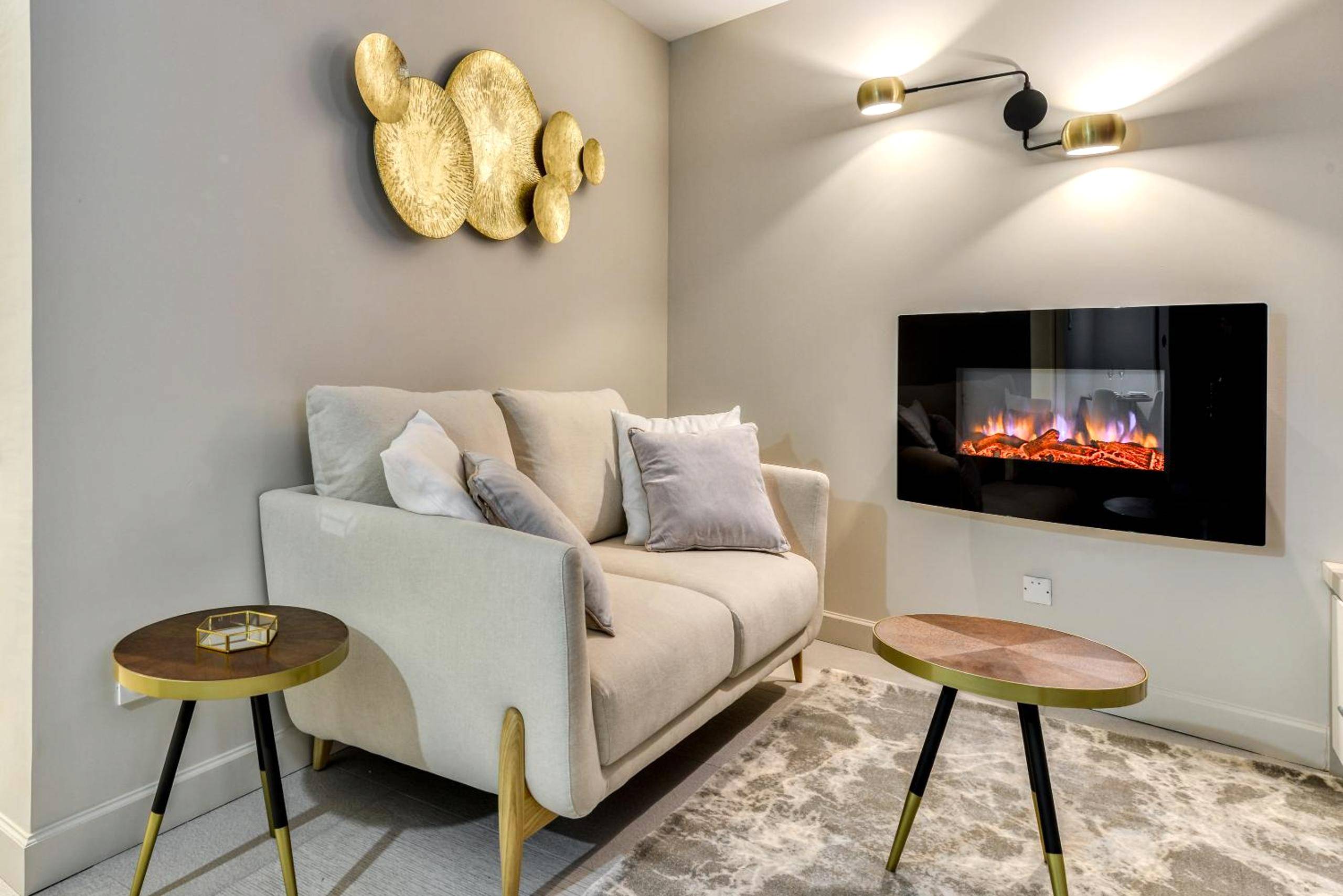 Photo - Les Gîtes de Laure - O Lit Divin, Instant de volupté, BALNEO SAUNA, Climatisation, Netflix, 160m de la Cité Médiévale