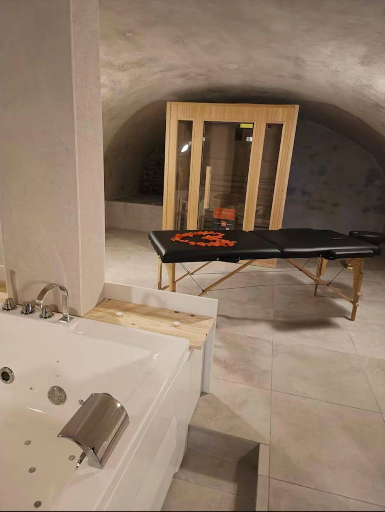 Photo du logement - Studio Glamour avec espace balnéo privé