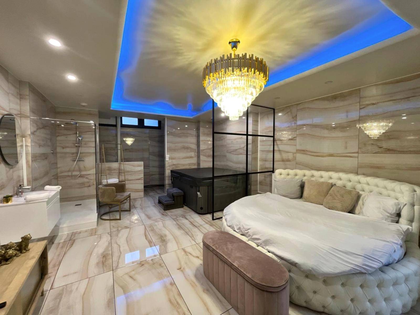 Photo du logement - Golden house - JACUZZI