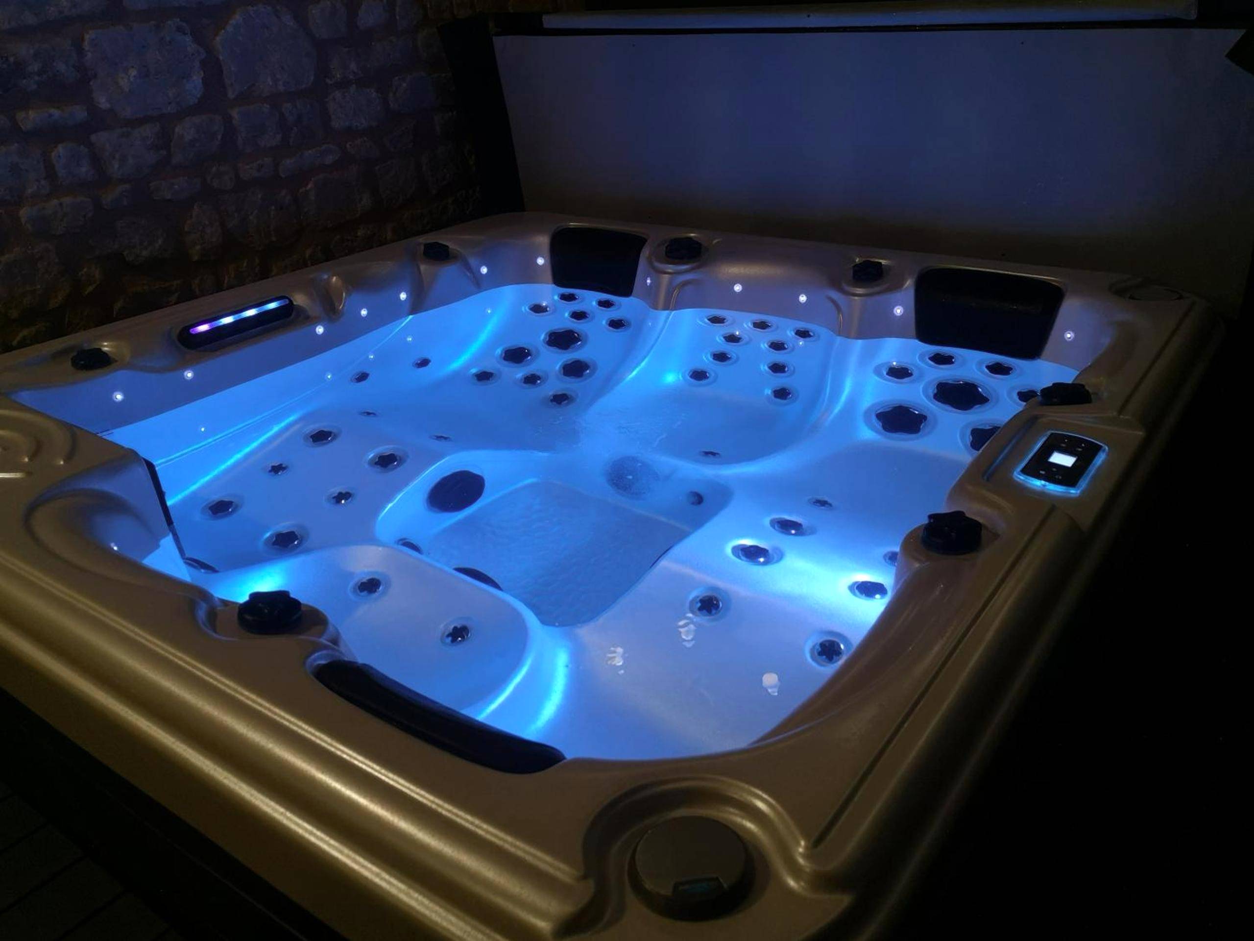 Photo du logement - Gîte La Grange de La Trigalle avec spa professionnel privatif - Valognes