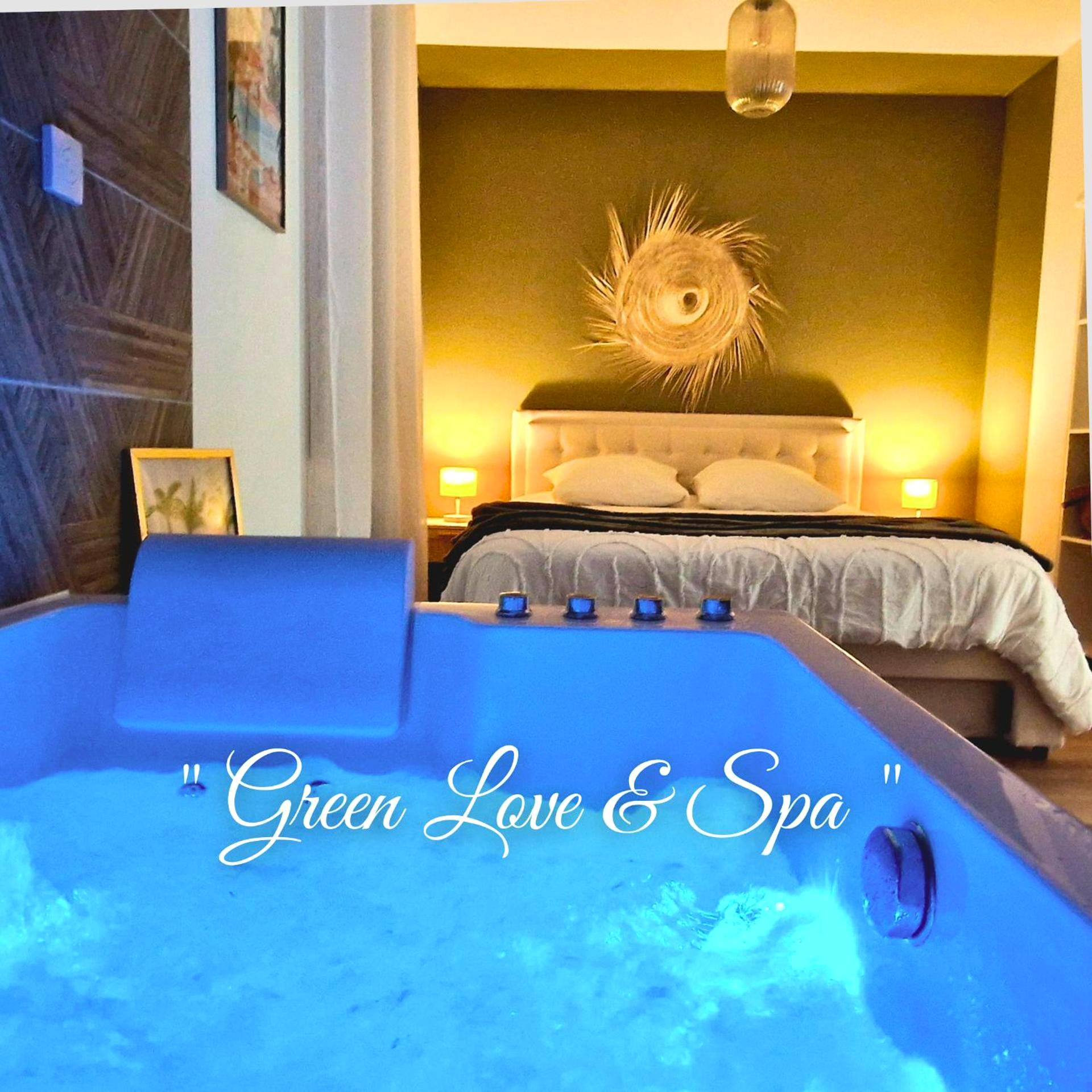 Vue principale - Love Room Saint - Laurent - Green love & Spa - Villa Romantique