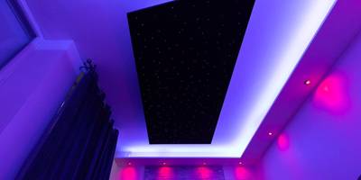 Plafond ciel étoilé avec éclairage LED bleu - Harmonie Spa