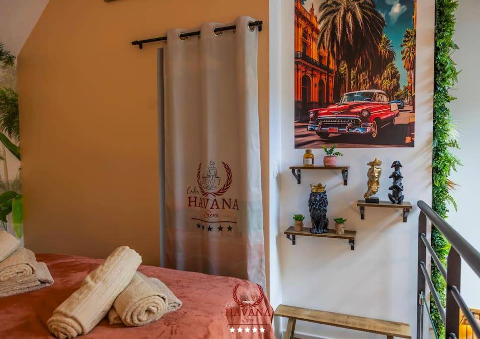 Photo du logement - Loft "Havana Spa" Cuba Jacuzzi Sauna Bar à cocktails - Saint - Étienne