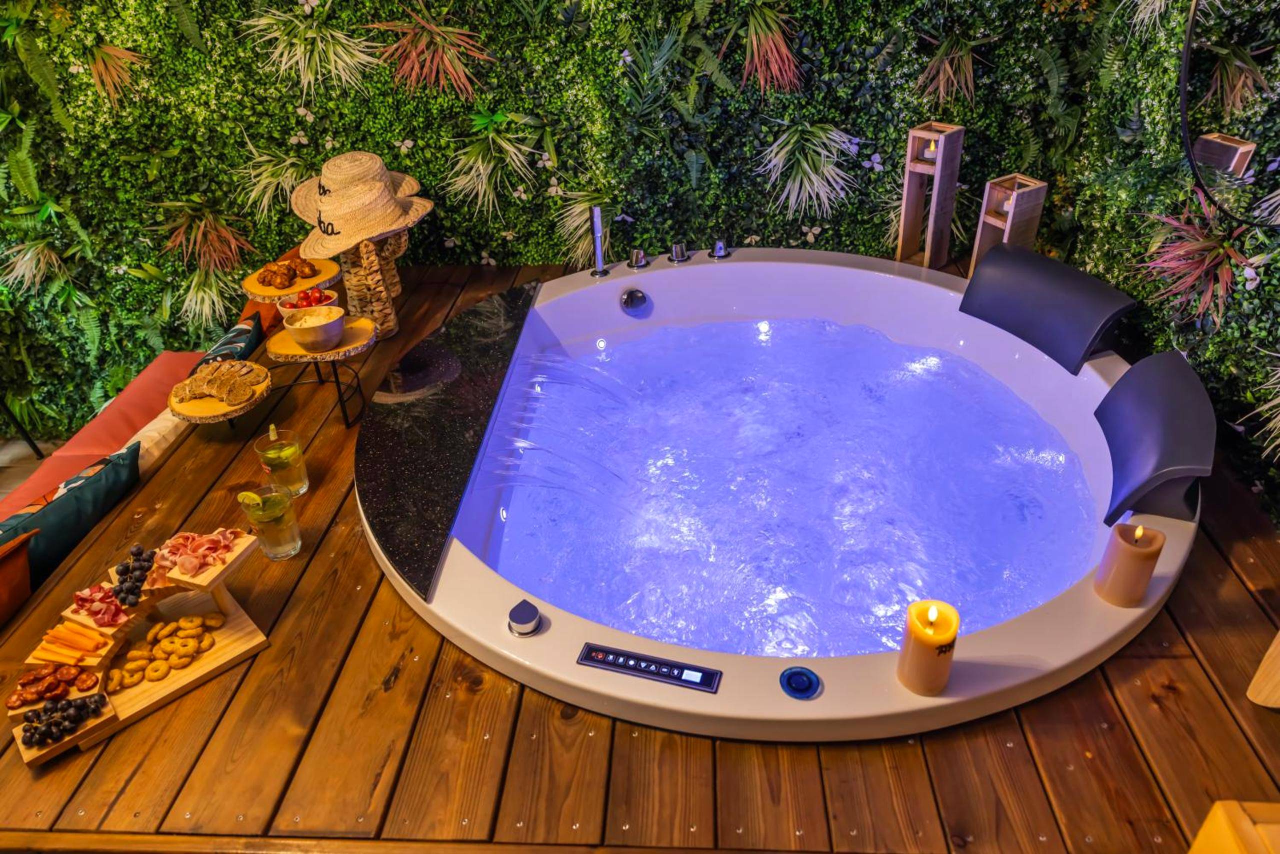 Photo du logement - Loft "Havana Spa" Cuba Jacuzzi Sauna Bar à cocktails - Saint - Étienne