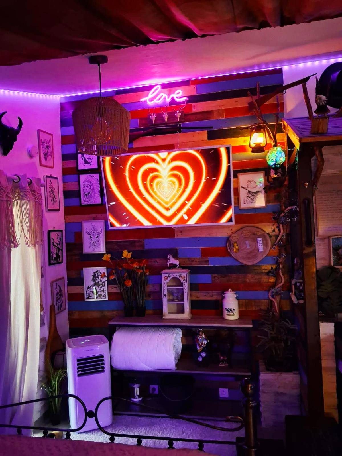 Photo du logement - L'histoire de l'ouest , jacuzzi appartement - Dole