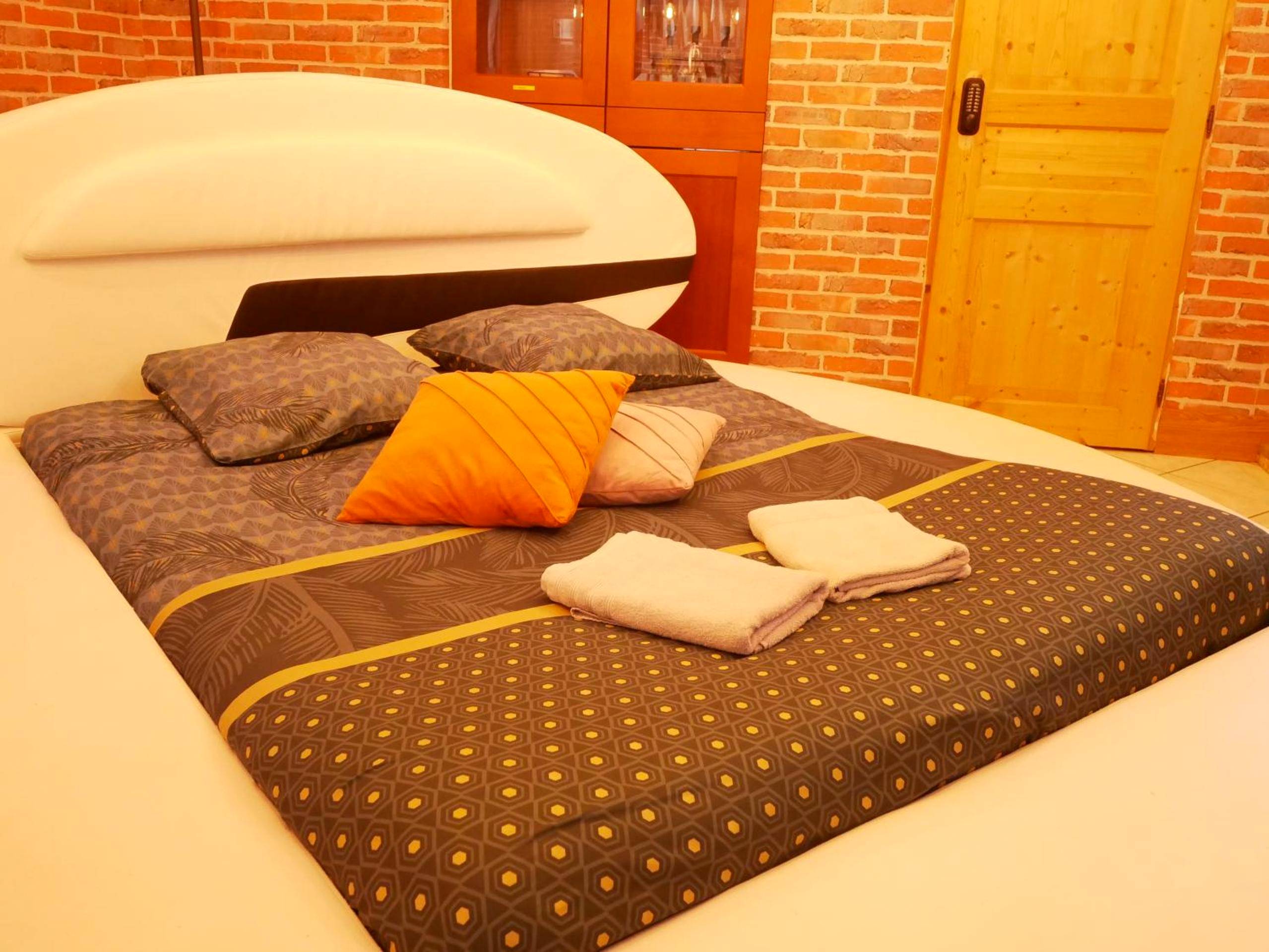 Photo du logement - HOTEL DU BERRY - Loveroom avec Sauna, Hammam, Jacuzzi privatifs