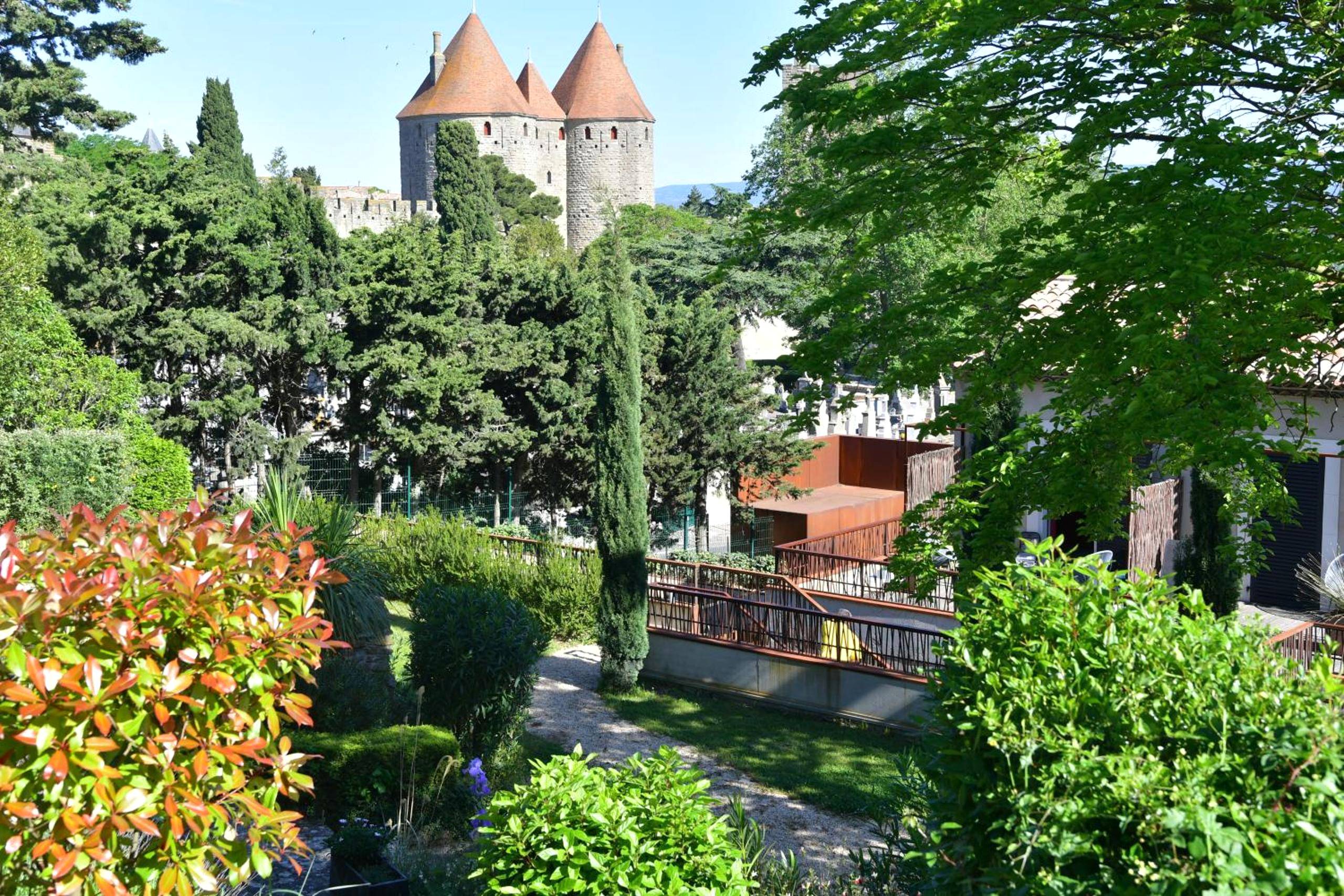 Vue sur les remparts de la cité médiévale - Hotel Pont Levis - Franck Putelat