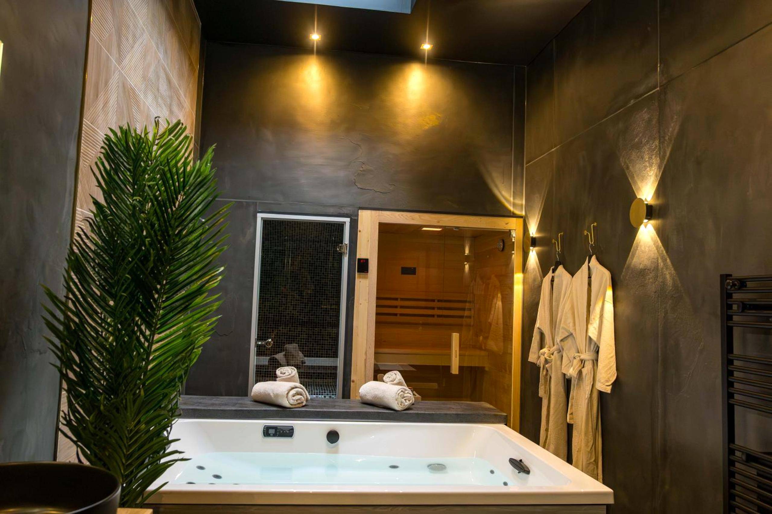 Photo du logement - L'inattendu - Escapade romantique et spa privatif - jacuzzi, sauna, hammam - Le Havre