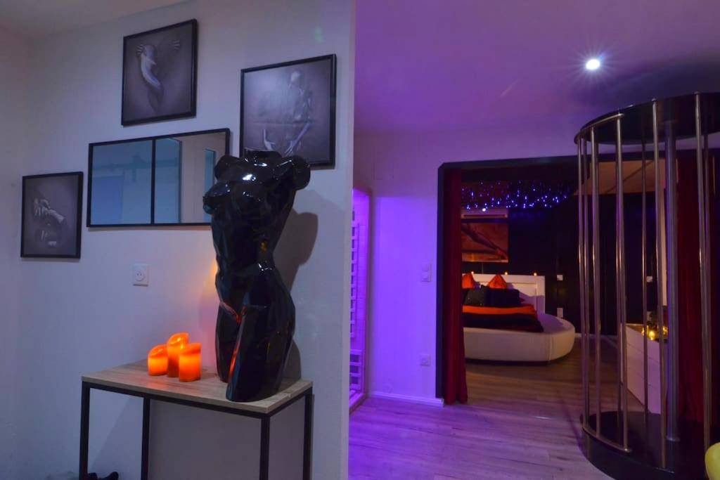 Photo du logement - L'indécente - Love Room Studios - Longeville - lès - Saint - Avold