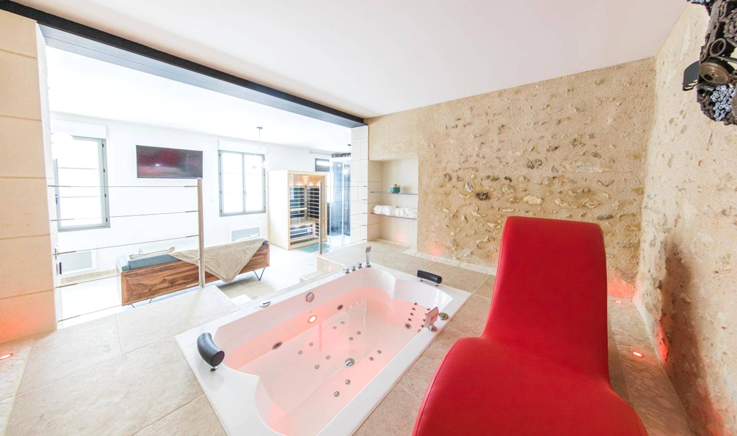 Photo du logement - L'indiscrete Love Room - Hammam - Sauna - SPA - Saint - Cyr - sur - Loire