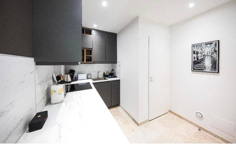 Photo du logement - L'indiscrete Love Room - Hammam - Sauna - SPA