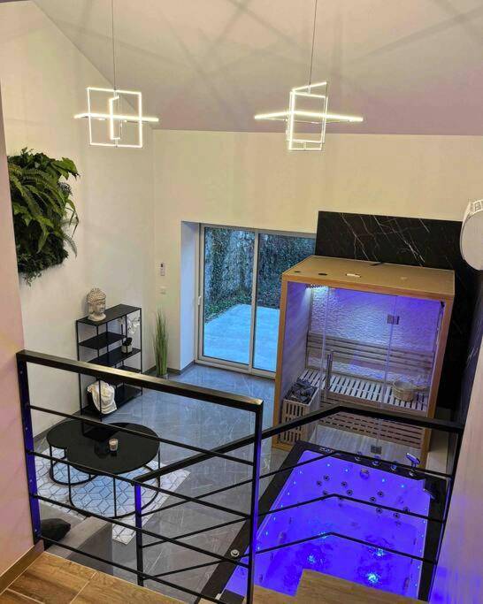 Espace bien - être avec sauna et jacuzzi - Love Room Vignieu - L’insolite airbnb