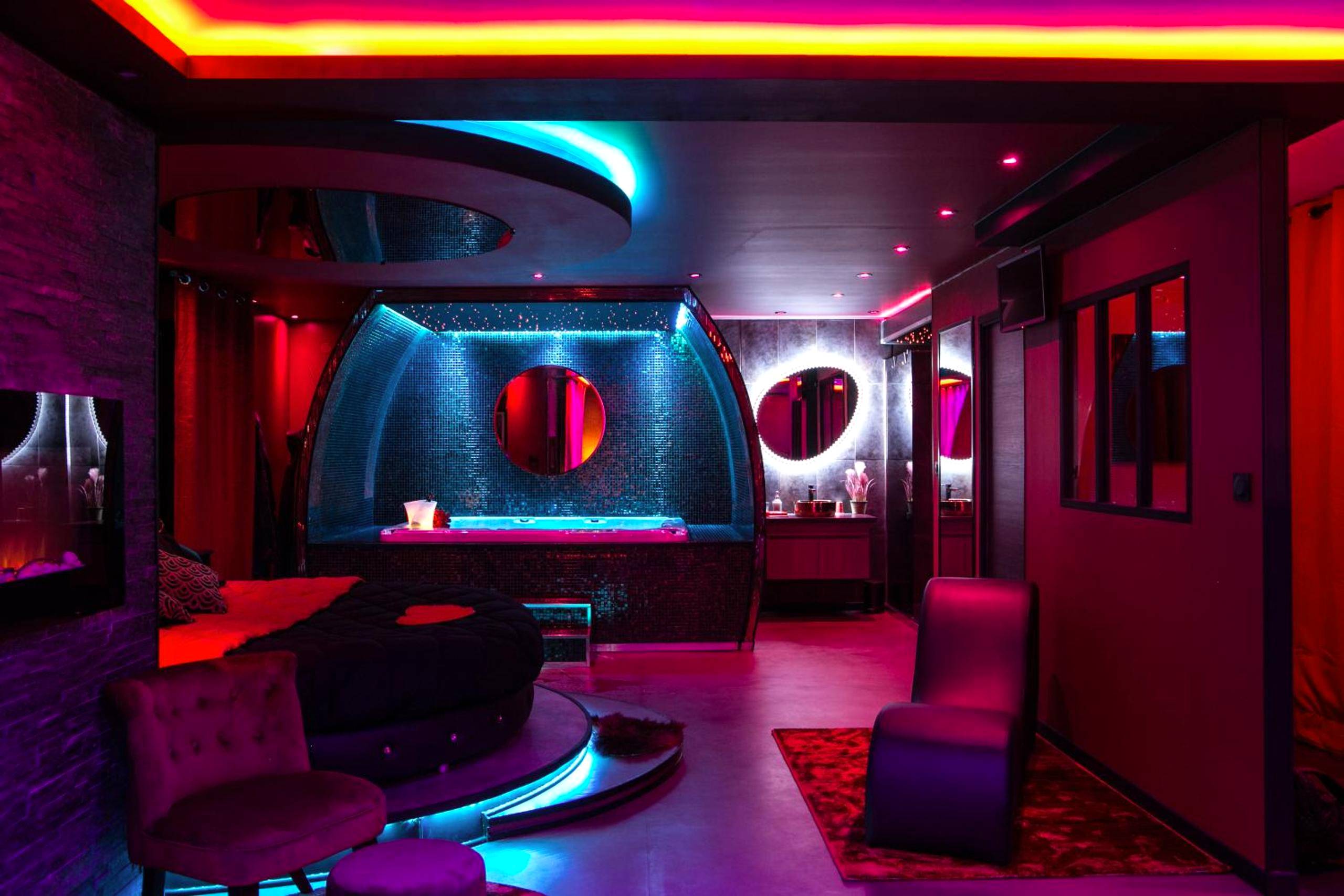 Suite romantique avec fauteuil tantra et spa - L'Insolite Spa Privatif ''Suite Luxueuse - Jacuzzi"