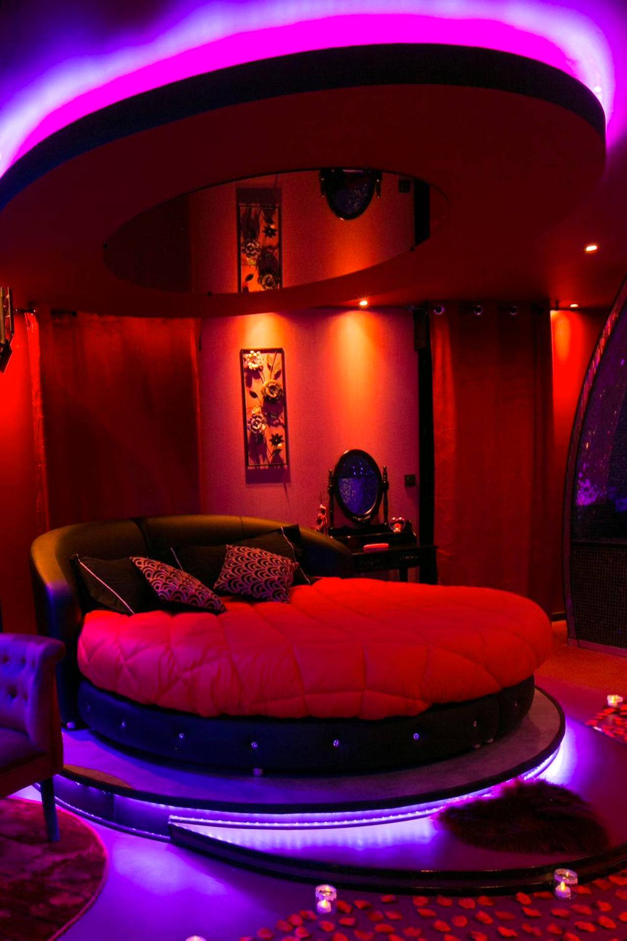 Photo du logement - L'Insolite Spa Privatif ''Suite Luxueuse - Jacuzzi"