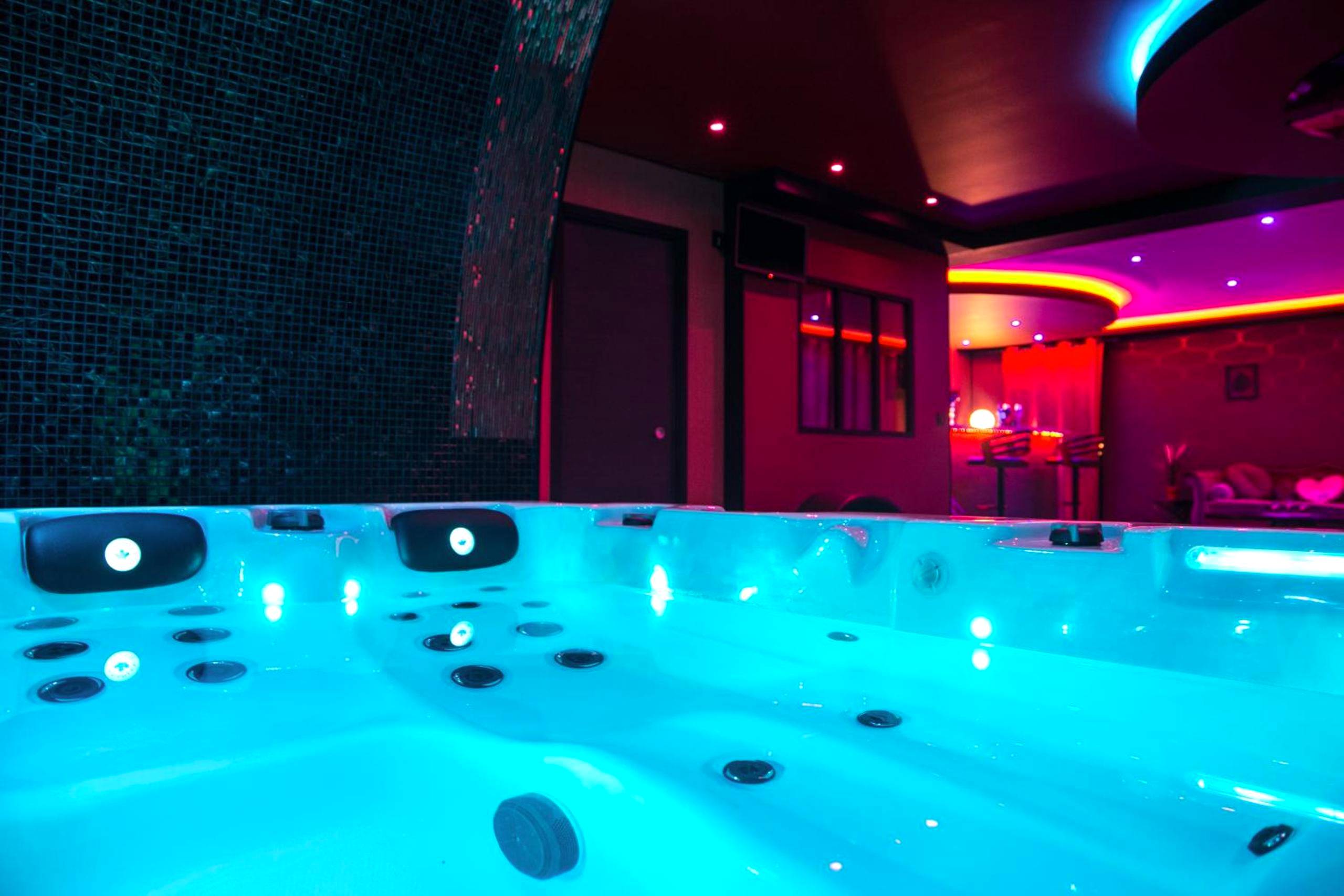 Photo du logement - L'Insolite Spa Privatif ''Suite Luxueuse - Jacuzzi" - Toulouse