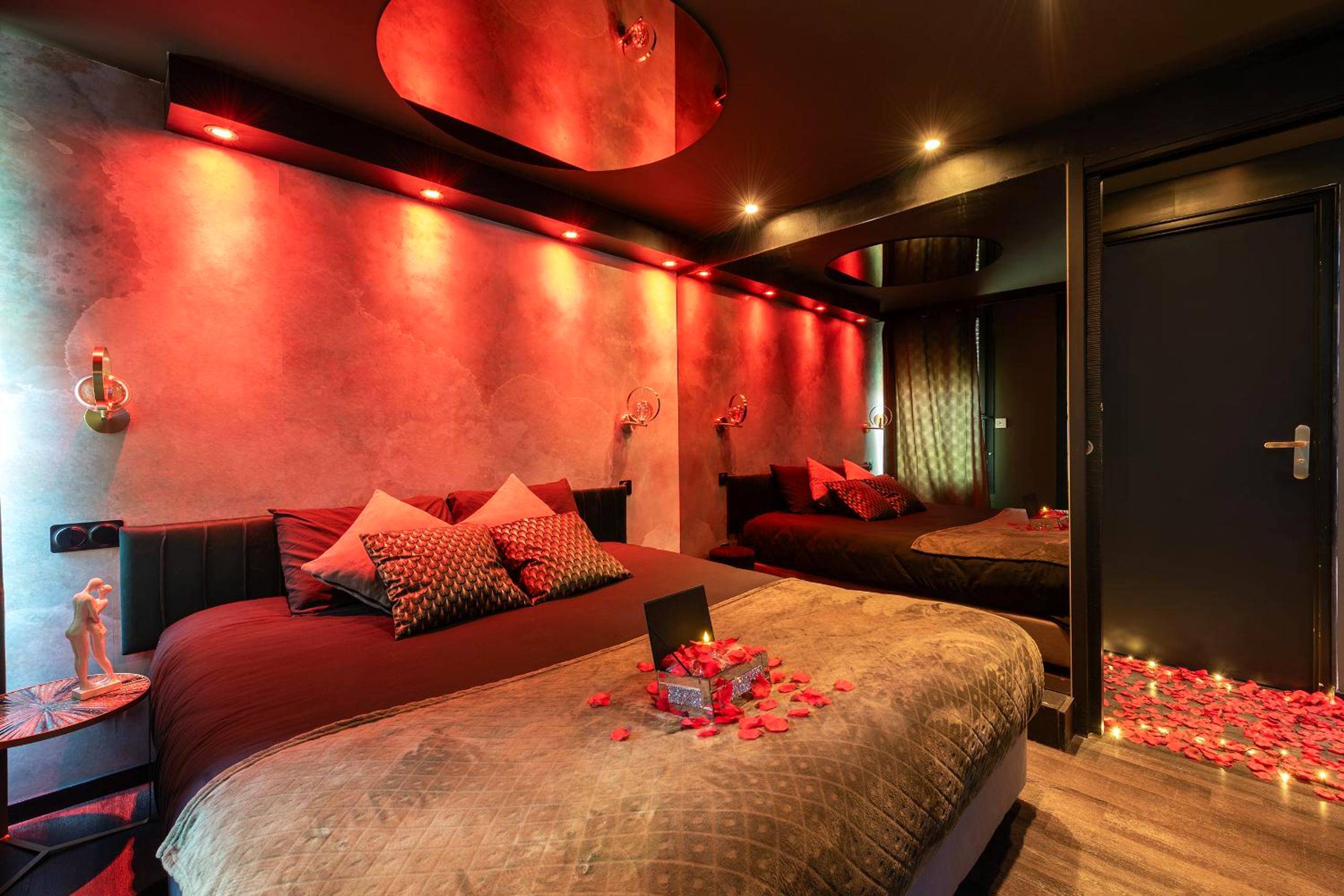 Photo du logement - L’Insolite, Spa Privatif (Appartement Jacuzzi)