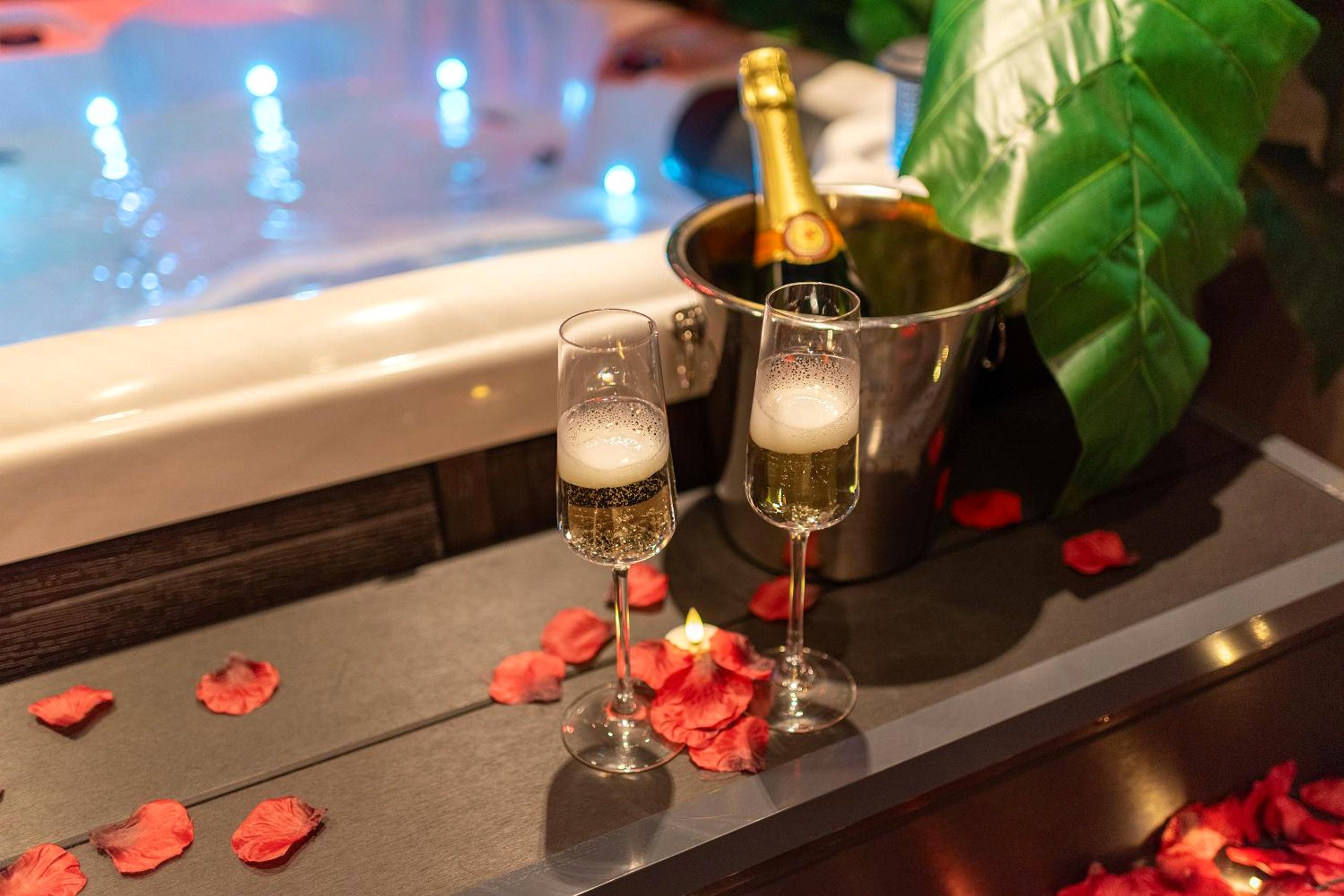 Photo du logement - L’Insolite, Spa Privatif (Appartement Jacuzzi) - Toulouse