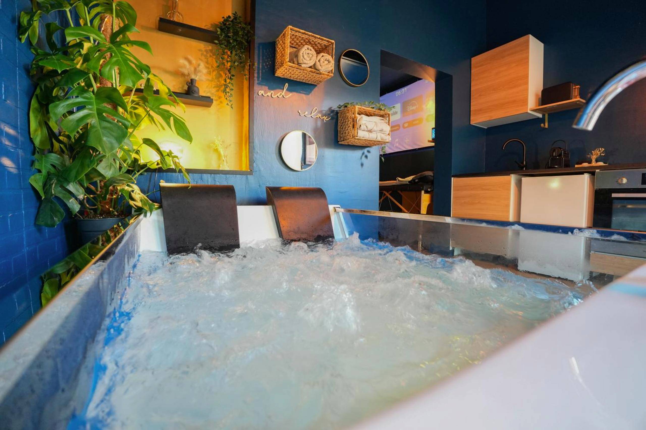 Autre vue interieure - L'instant Suspendu - Studio Jacuzzi Terrasse Plages - Saint - Aunès