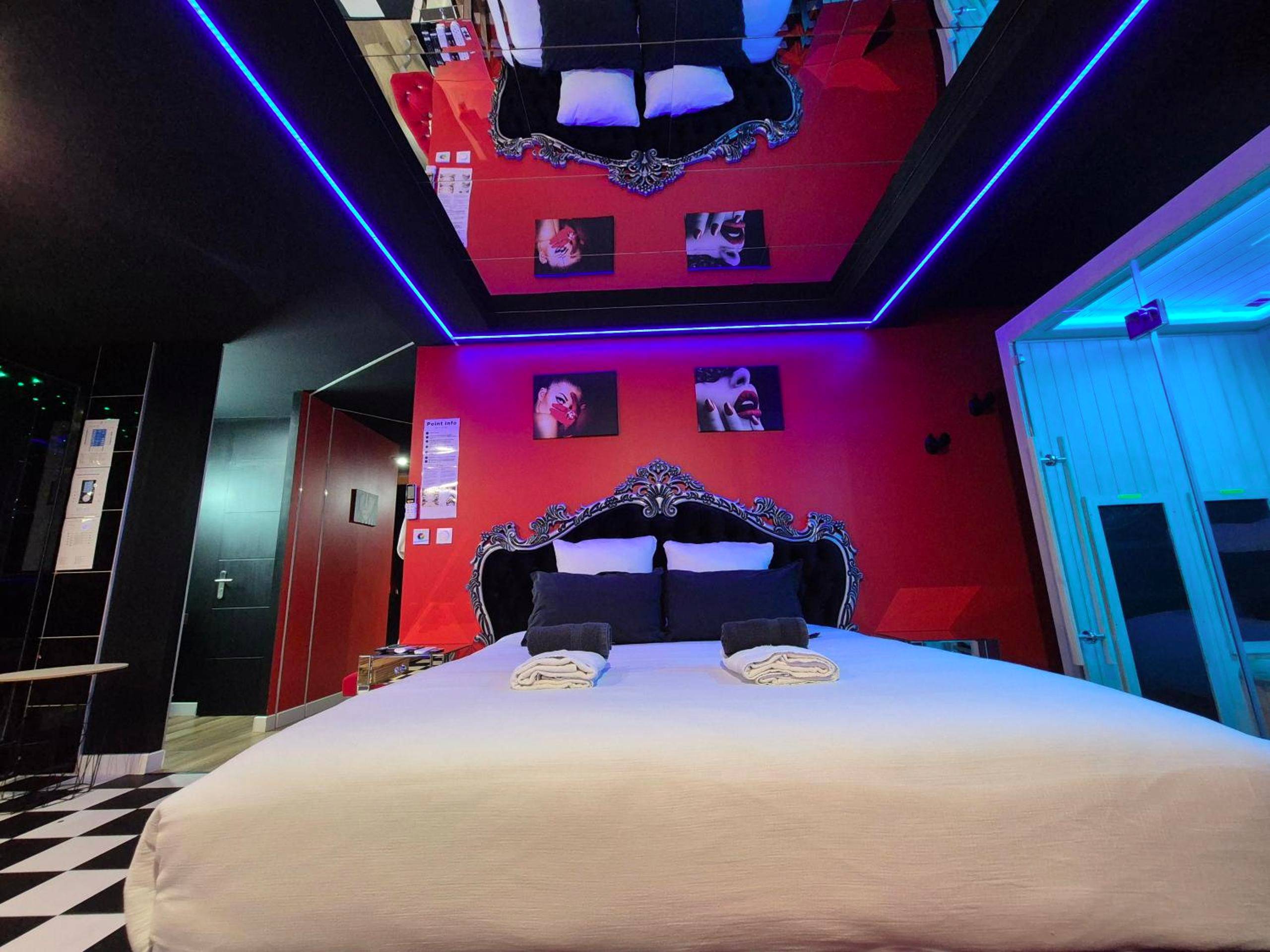 Photo du logement - L'Interdit Suite Luxe Romantique Spa Balneo Sauna Hammam